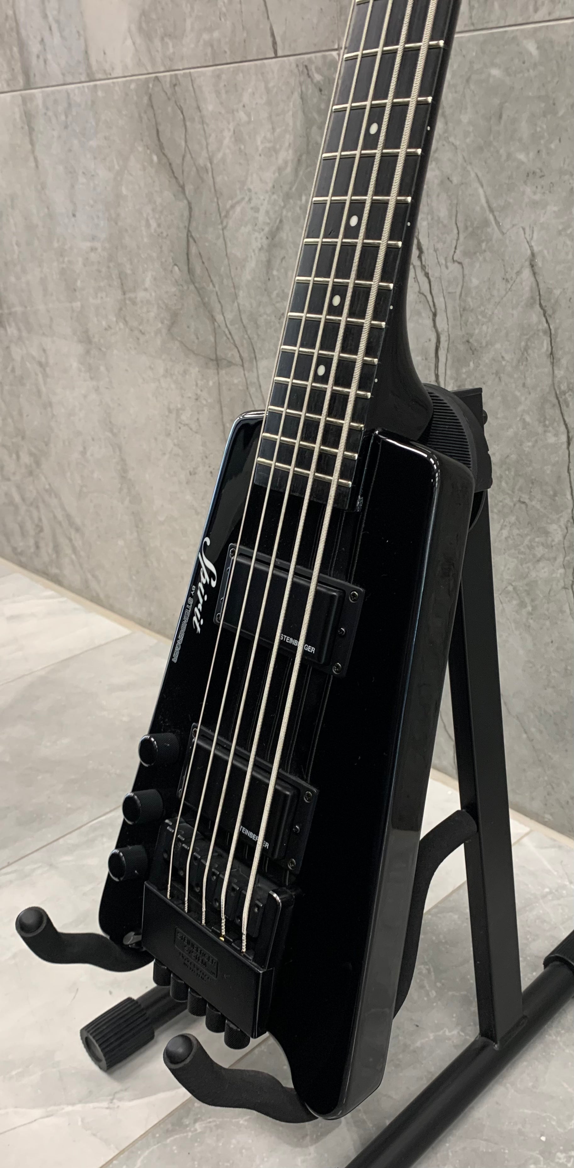 Steinberger Spirit XT-25 5 String Bass with Gig Bag Left Handed XTSTD5BKBTLH