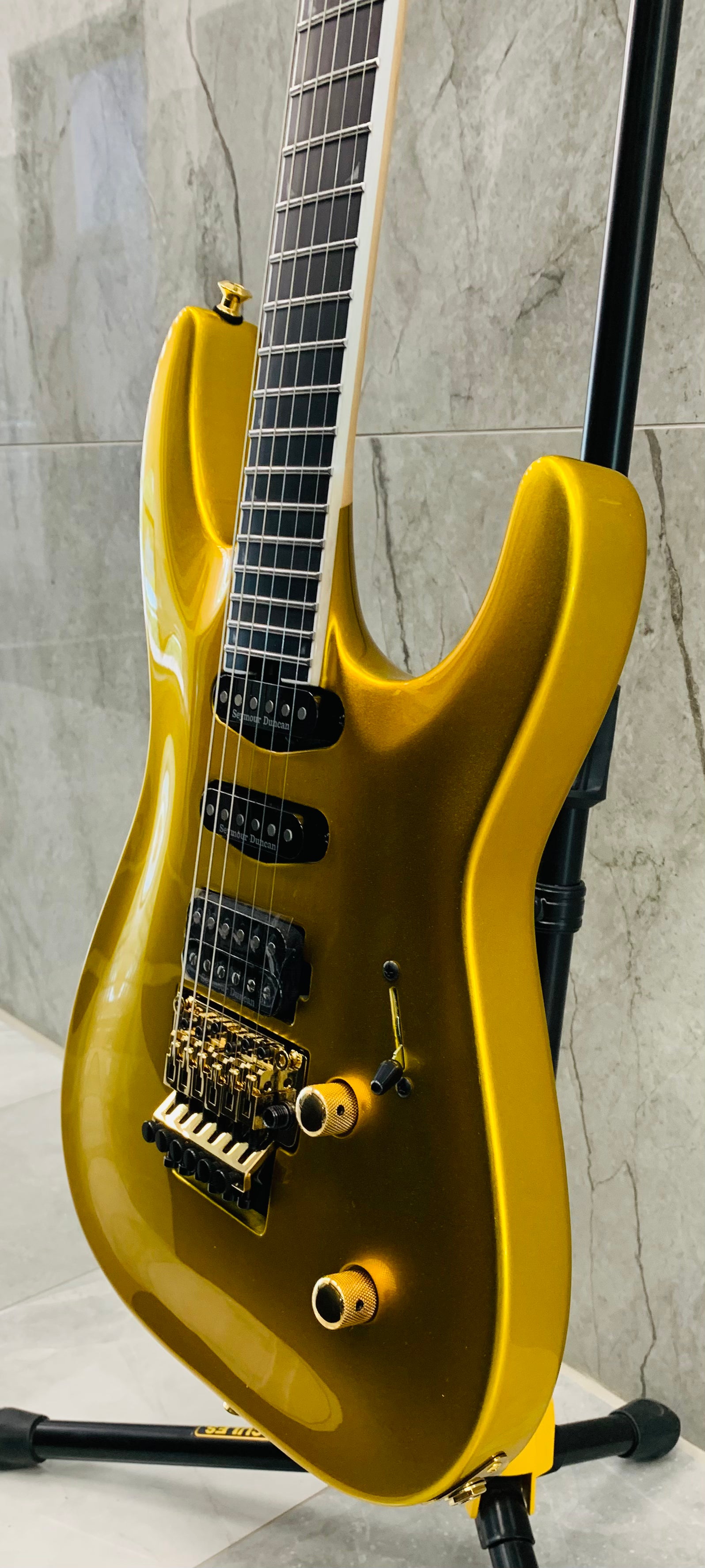 Jackson Pro Plus Series Soloist SLA3, Ebony Fingerboard, Gold Bullion 2914327500