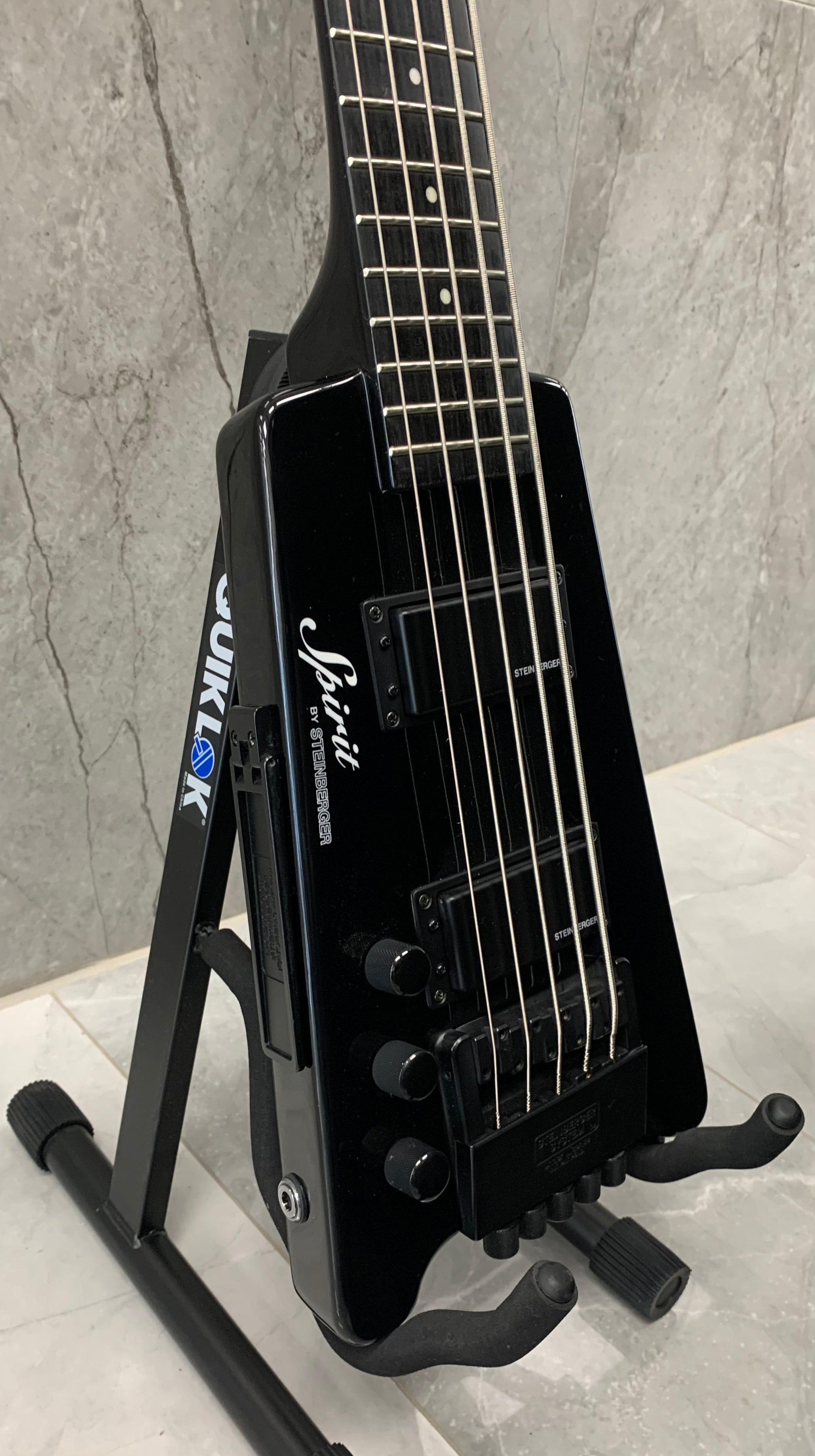 Steinberger Spirit XT-25 5 String Bass with Gig Bag Left Handed Steinberger Spirit XT-25 5 String Bass with Gig Bag Left Handed