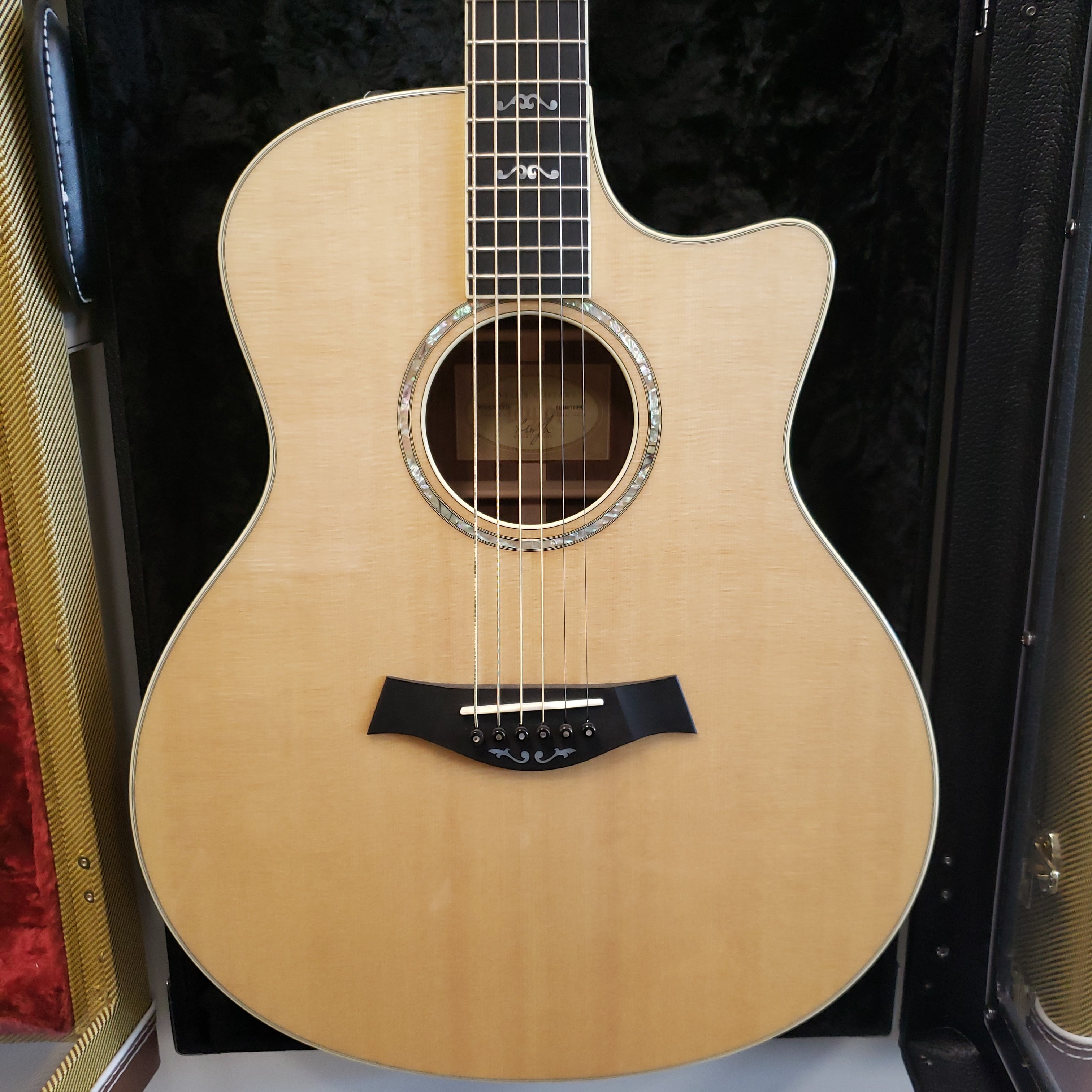 Taylor W16CE-LTD acoustic electric USED GOOD CONDITION