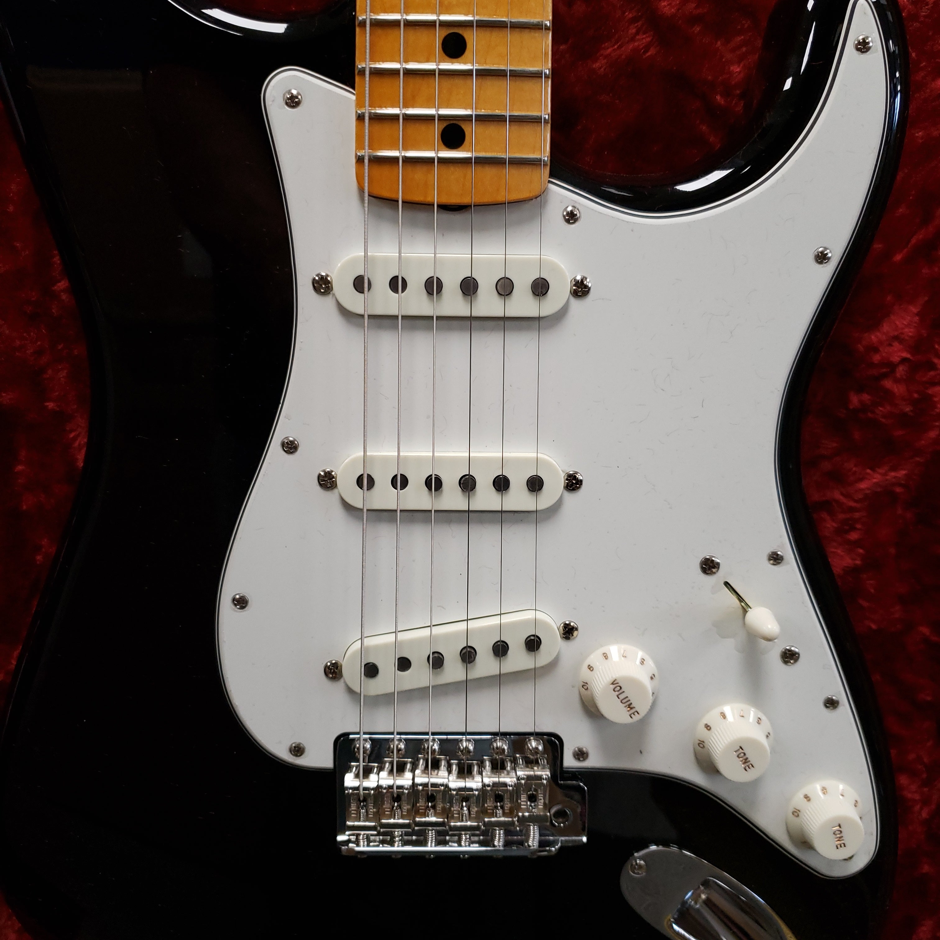 Fender Custom Shop Jimi Hendrix Voodoo Child Signature Stratocaster NOS Maple Fingerboard Black 1511272806