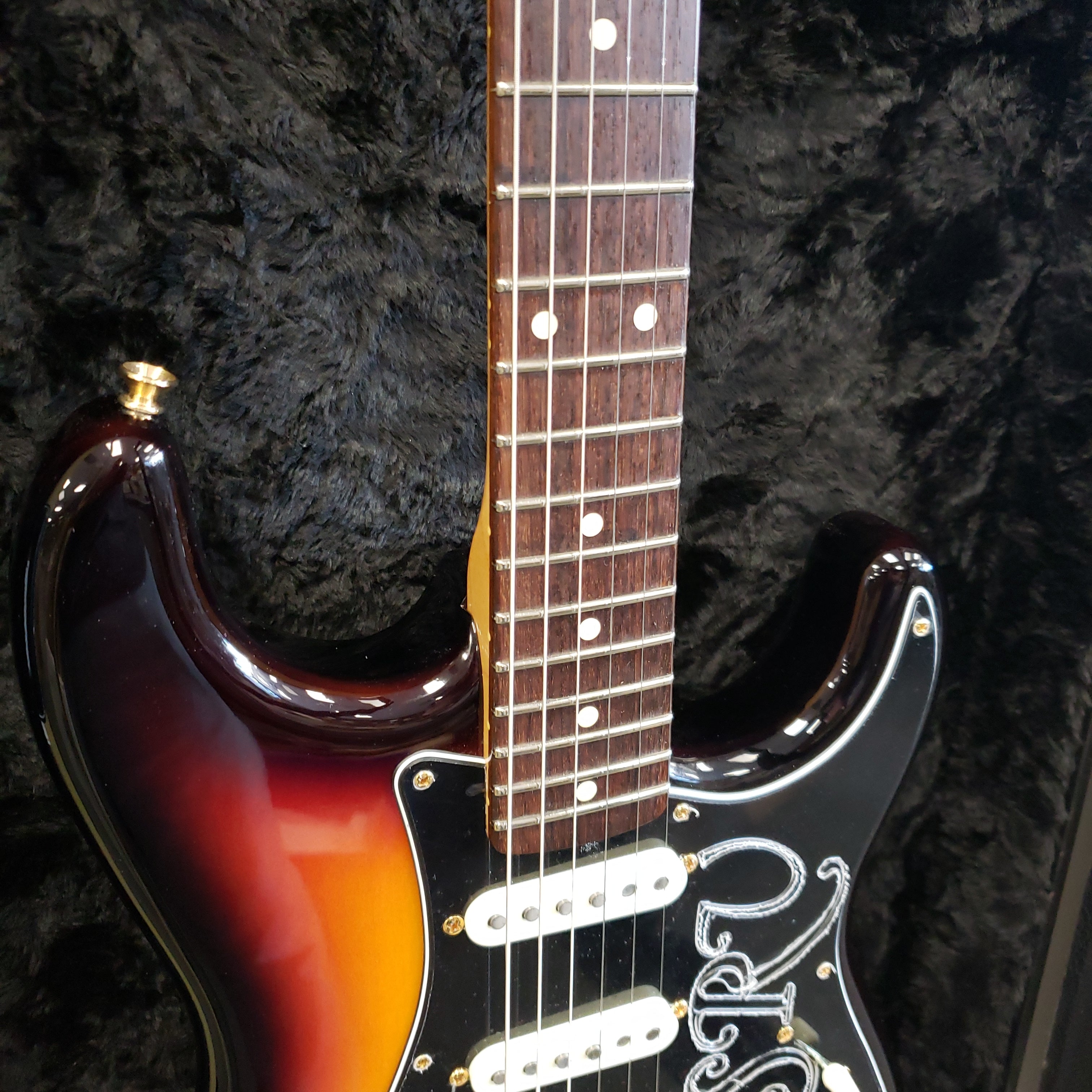 Fender Custom Shop Stevie Ray Vaughan Signature Stratocaster Rosewood Fingerboard 3-Color Sunburst f-9235000863 SERIAL NUMBER CZ545471 - 7.8 LBS