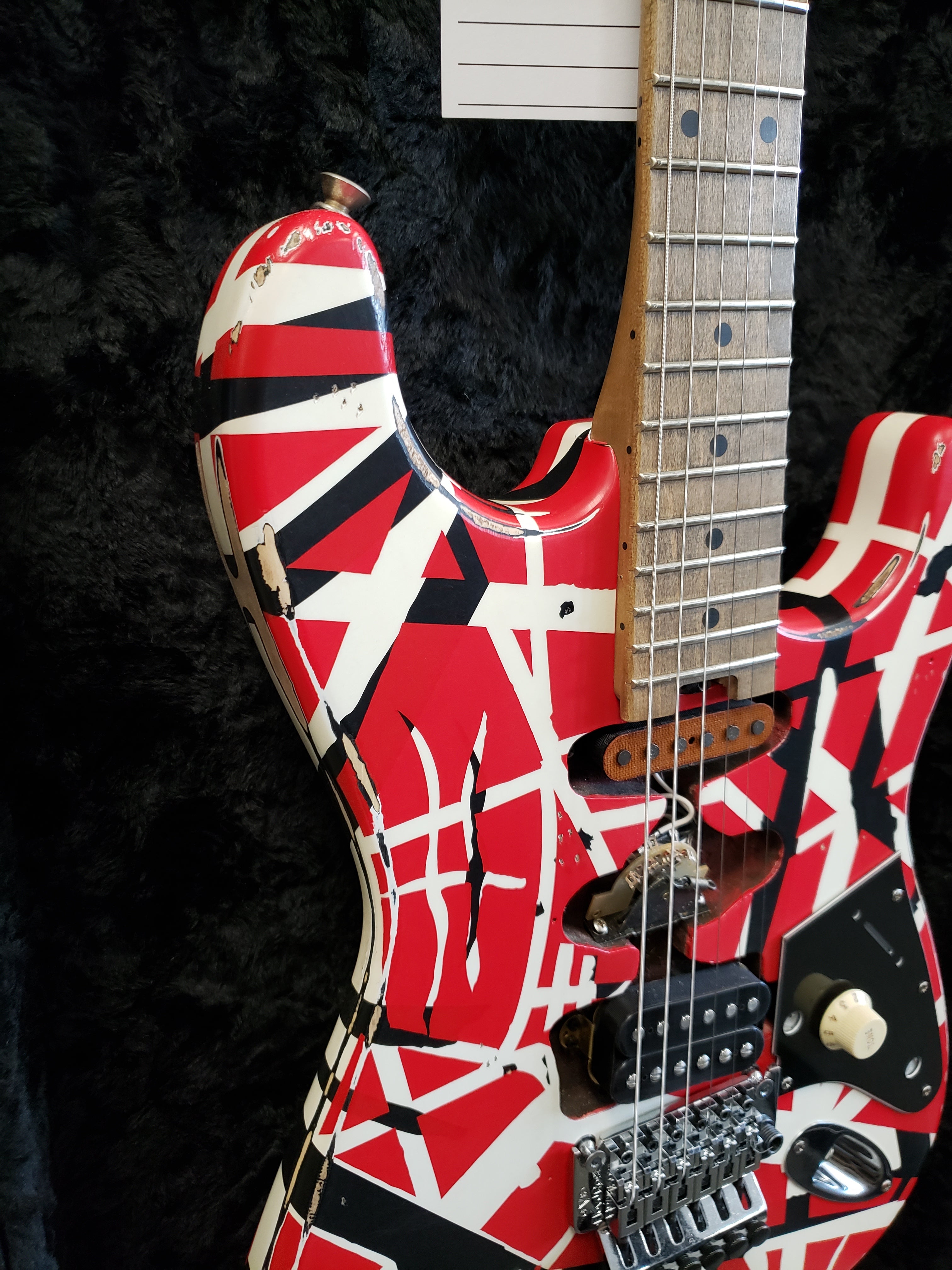 EVH Striped Series Frankie Red - White - Black Relic 5107900503