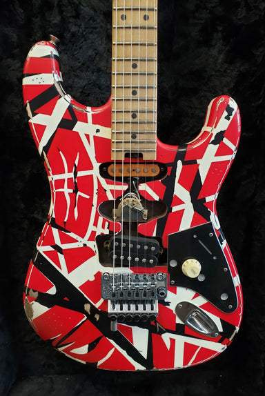 EVH Striped Series Frankie Red - White - Black Relic 5107900503