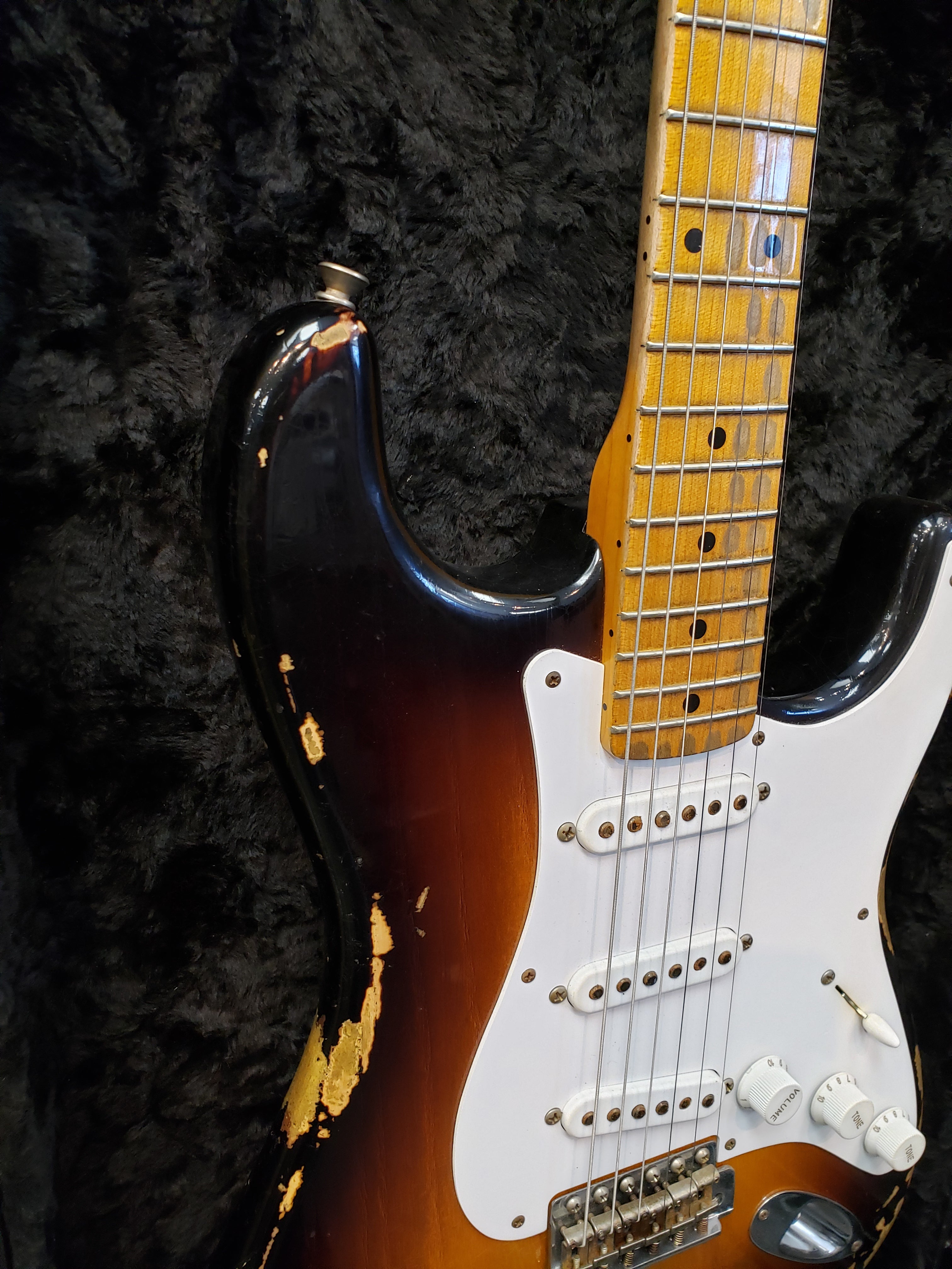 Fender Custom Shop 1954 Heavy Relic Stratocaster Maple Neck 2-Tone Sunburst 9231006484 Commemorative Strat 7.4 lbs