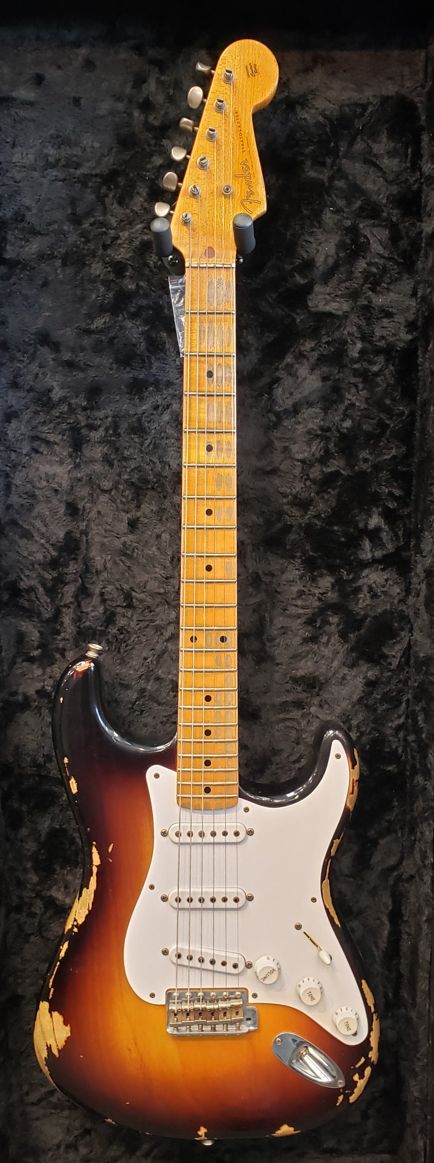 Fender Custom Shop 1954 Heavy Relic Stratocaster Maple Neck 2-Tone Sunburst 9231006484 Commemorative Strat 7.4 lbs