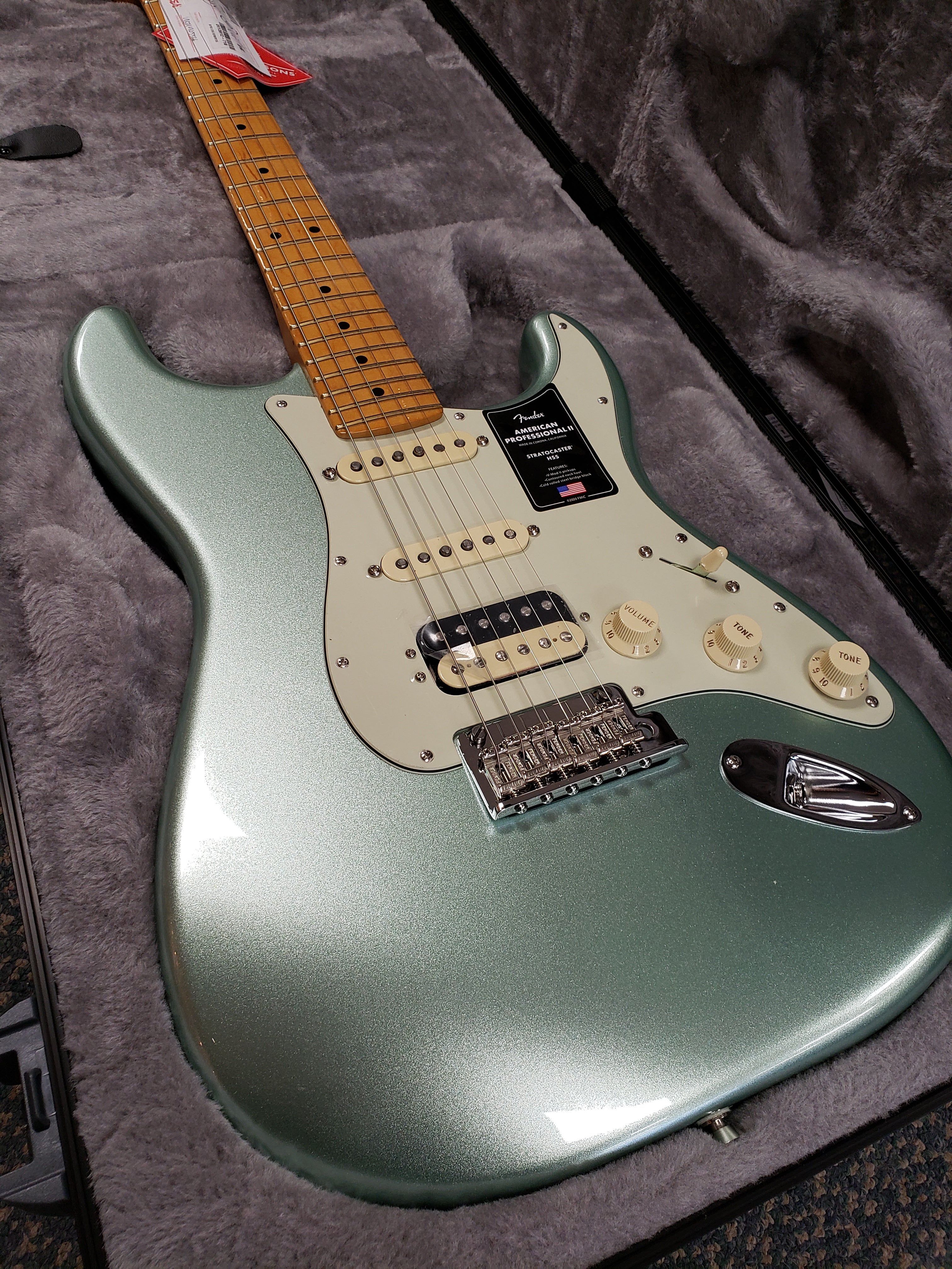 Fender American Professional II Stratocaster HSS Maple Fingerboard Mystic Surf Green F-0113912718 SERIAL NUMBER US210105566 - 7.6 LBS