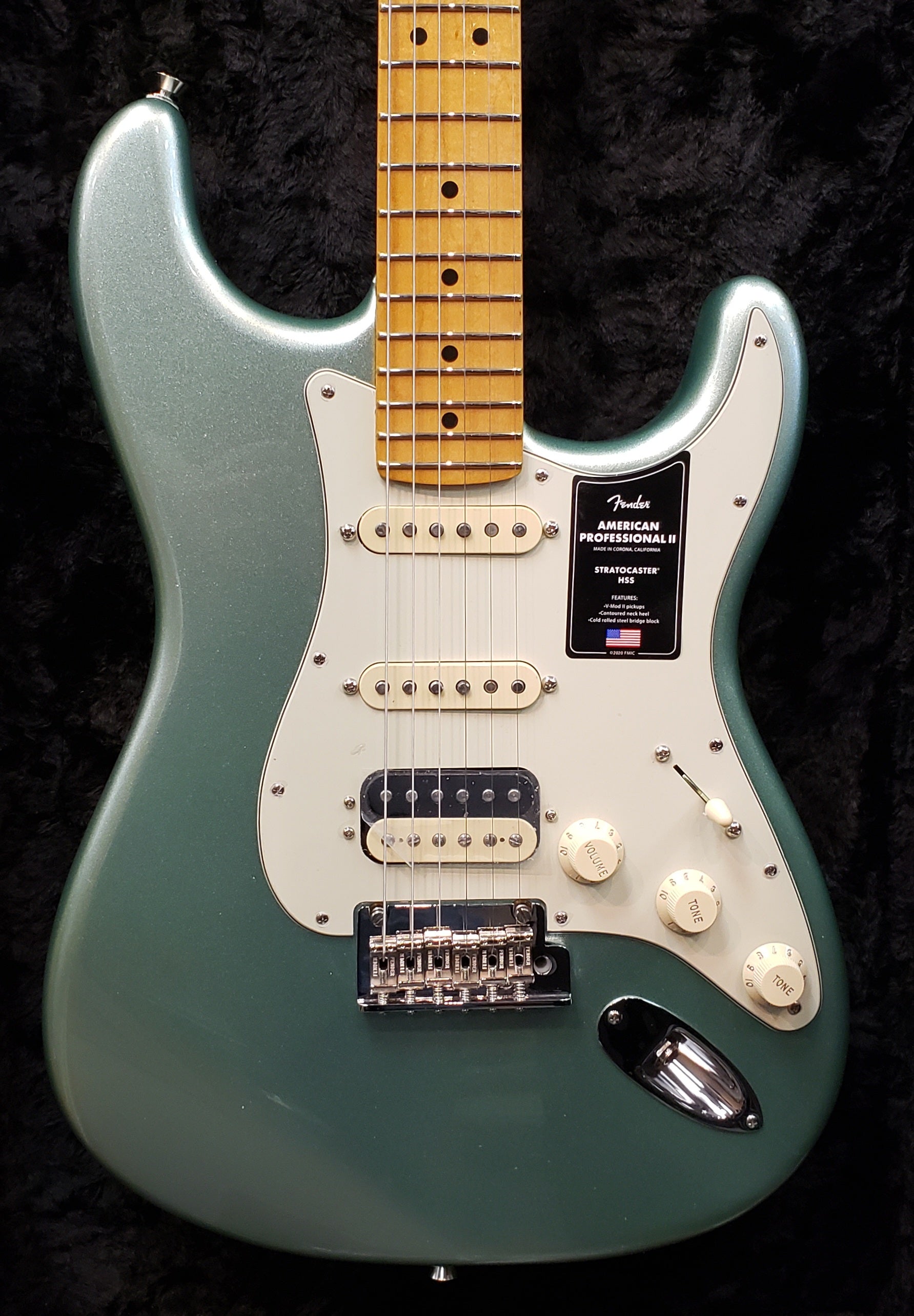 Fender American Professional II Stratocaster HSS Maple Fingerboard Mystic Surf Green F-0113912718 SERIAL NUMBER US210105566 - 7.6 LBS