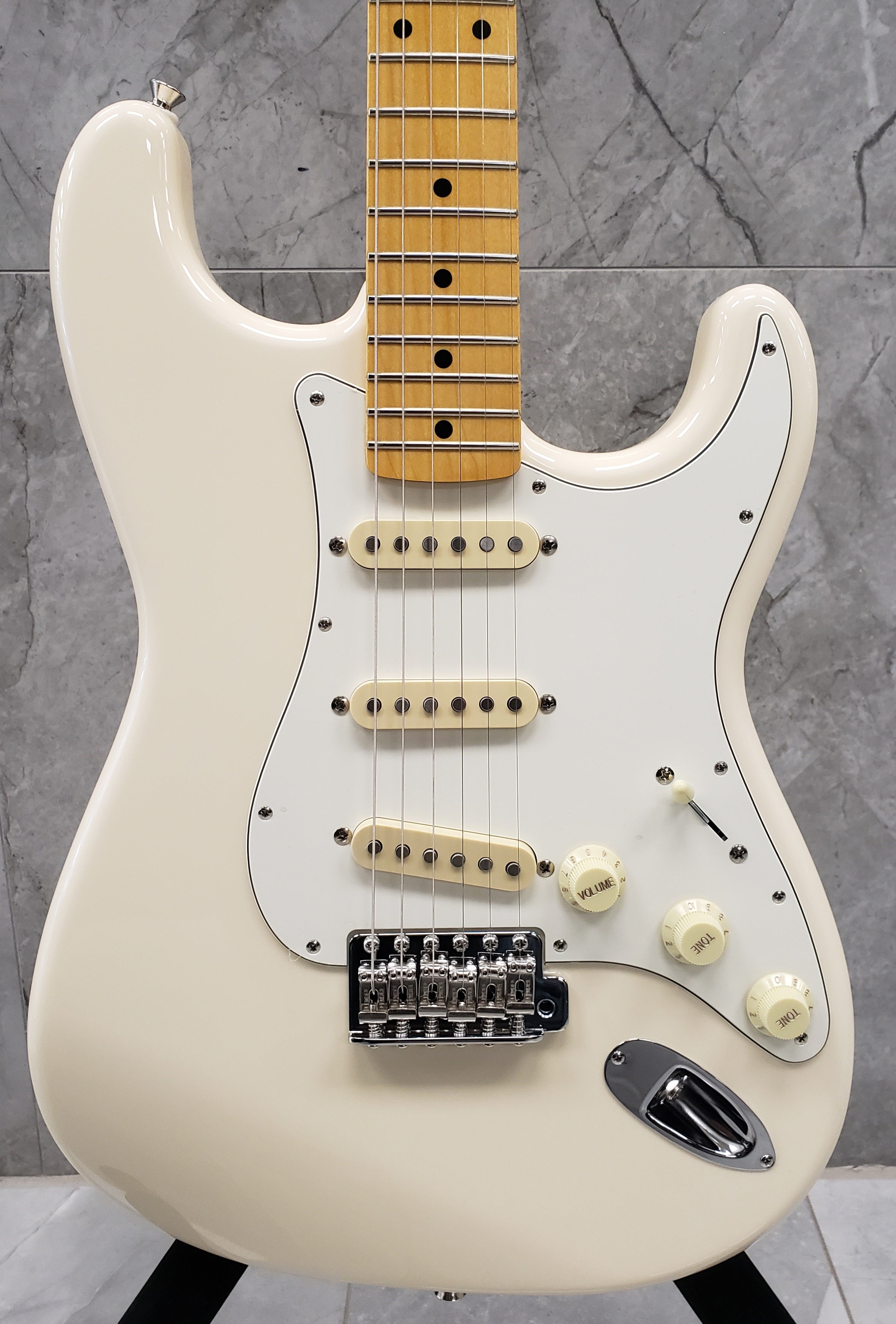 FENDER MADE IN JAPAN JV Modified 60s Stratocaster Maple Fingerboard Olympic  White 0251862305