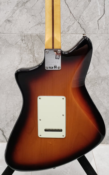 FENDER Player Plus Meteora HH Maple Fingerboard 3-Color Sunburst 0147352300 