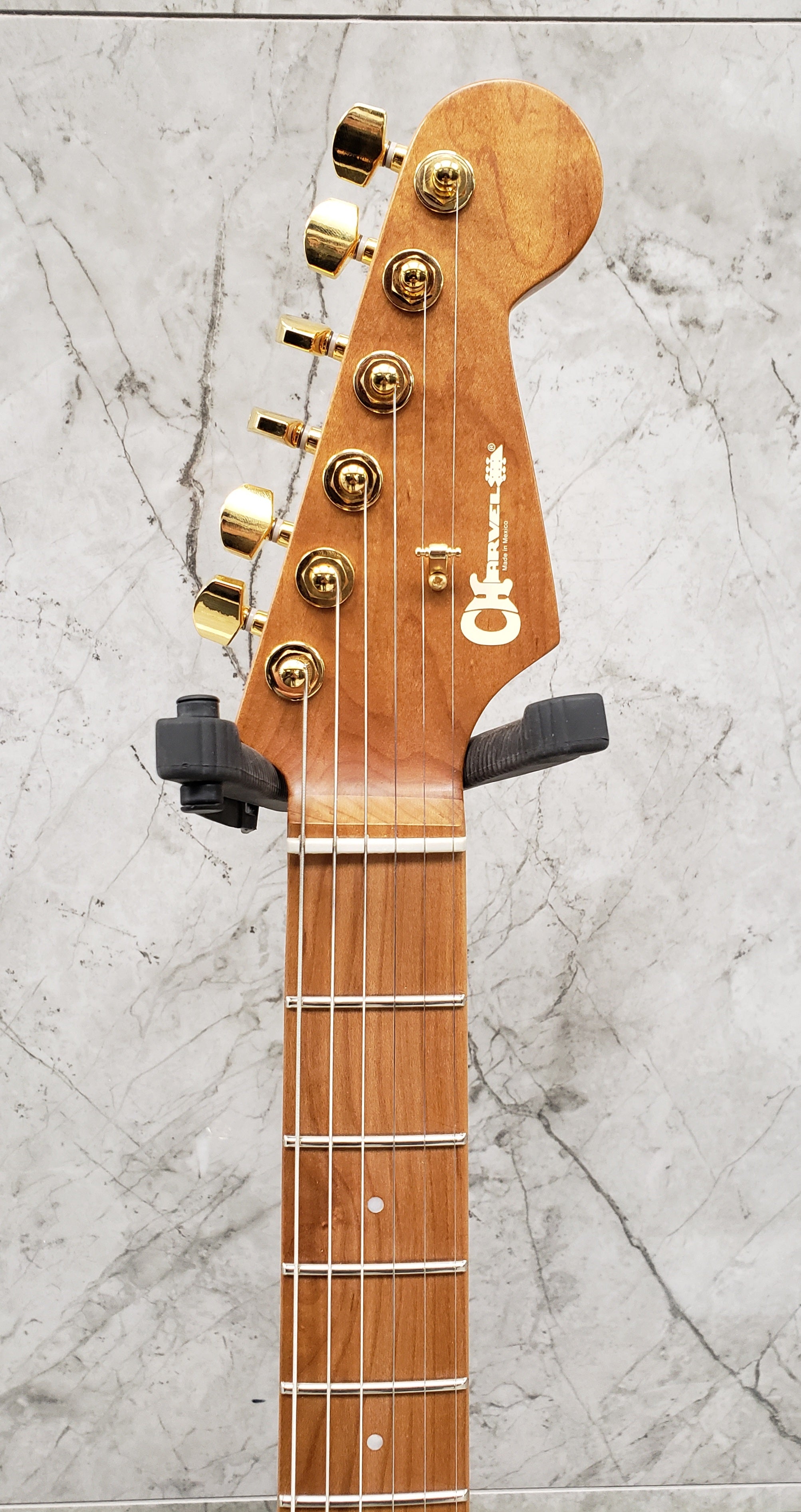 CHARVEL Pro-Mod DK24 HH 2PT CM Poplar Burl Caramelized Maple Fingerboard Transparent Black Burst 2969411510