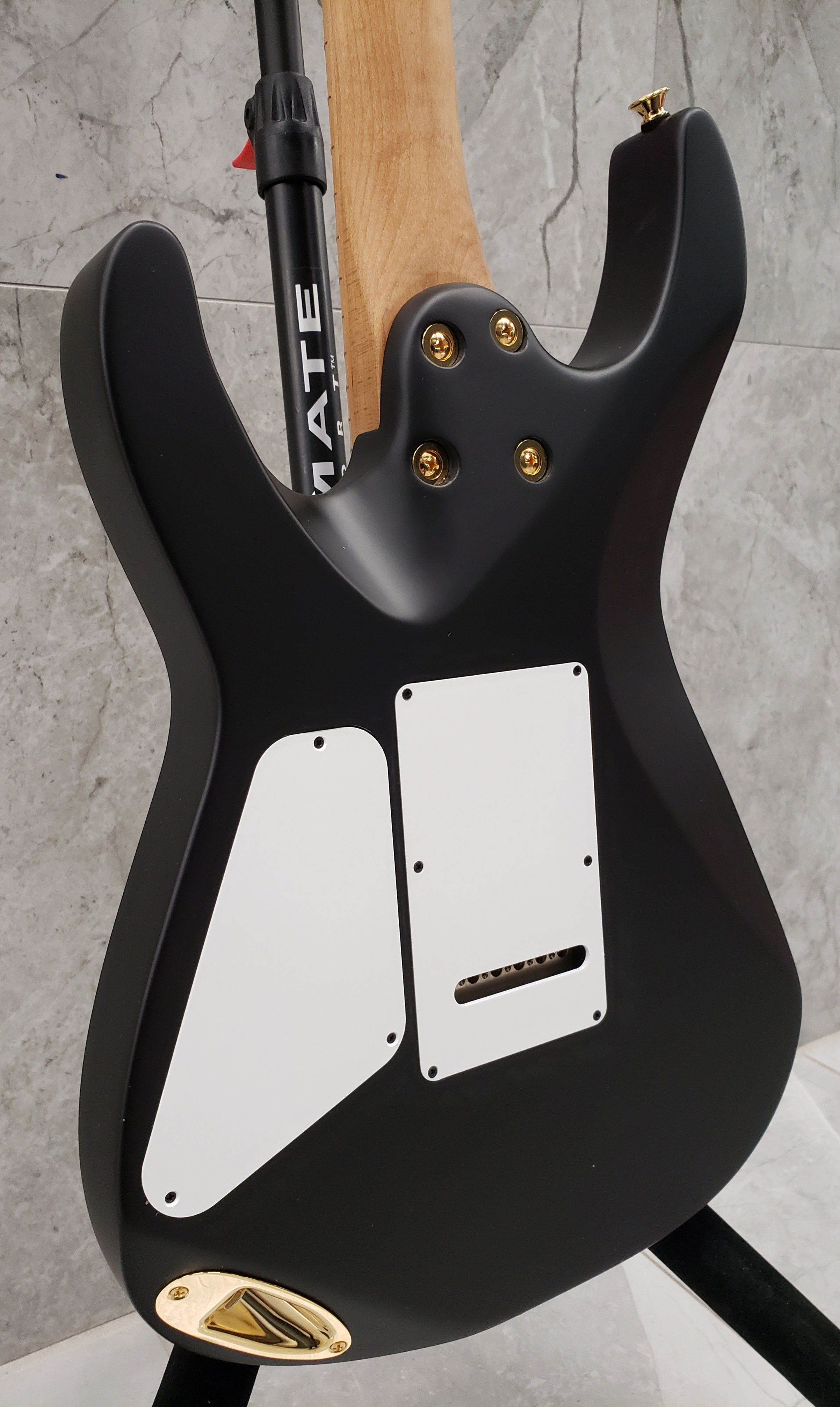 CHARVEL Pro-Mod DK24 HH 2PT CM Poplar Burl Caramelized Maple Fingerboard Transparent Black Burst 2969411510