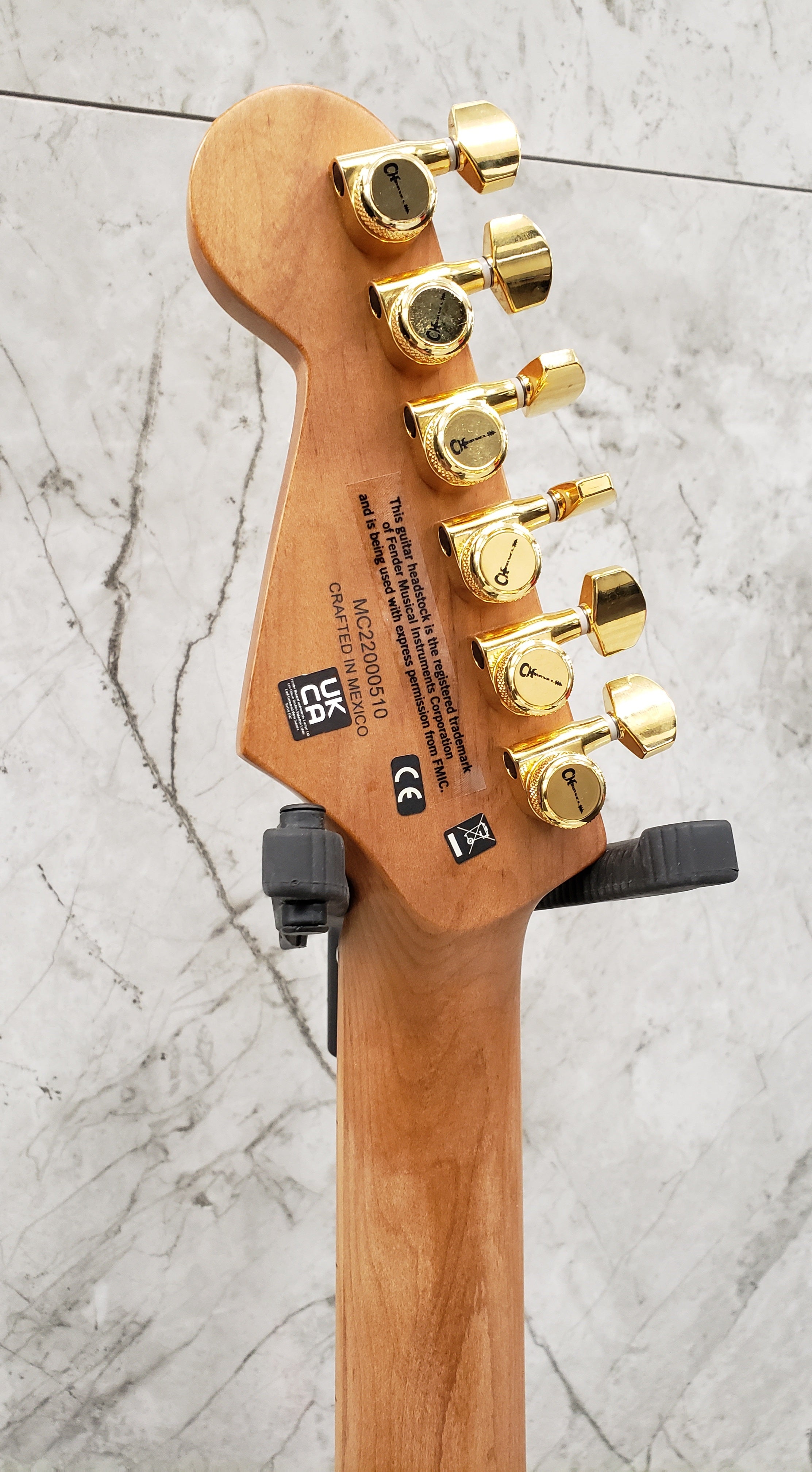 CHARVEL Pro-Mod DK24 HH 2PT CM Poplar Burl Caramelized Maple Fingerboard Transparent Black Burst 2969411510