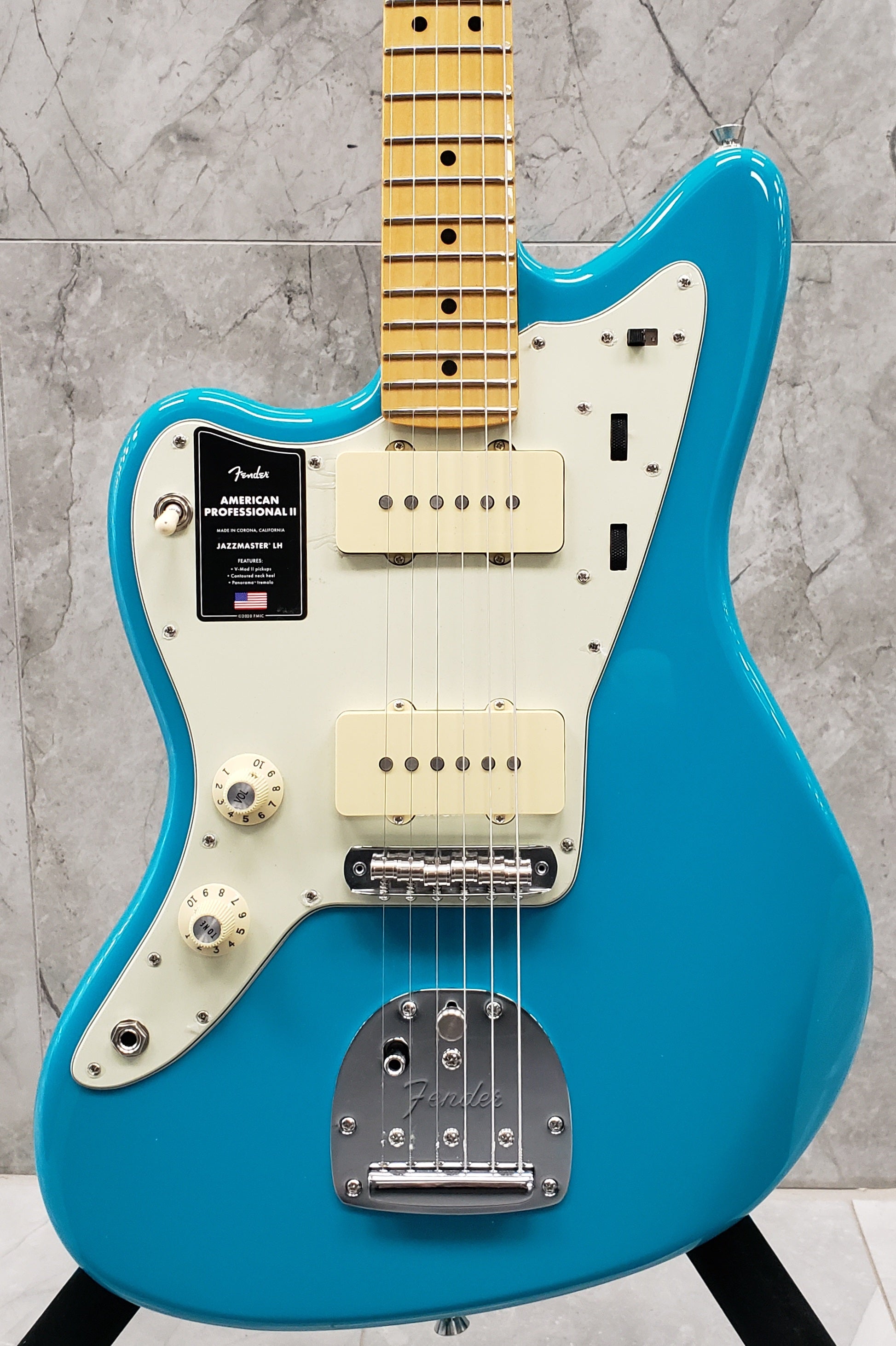 Fender American Professional II Jazzmaster Left Hand Maple Fingerboard Miami Blue F-0113982719