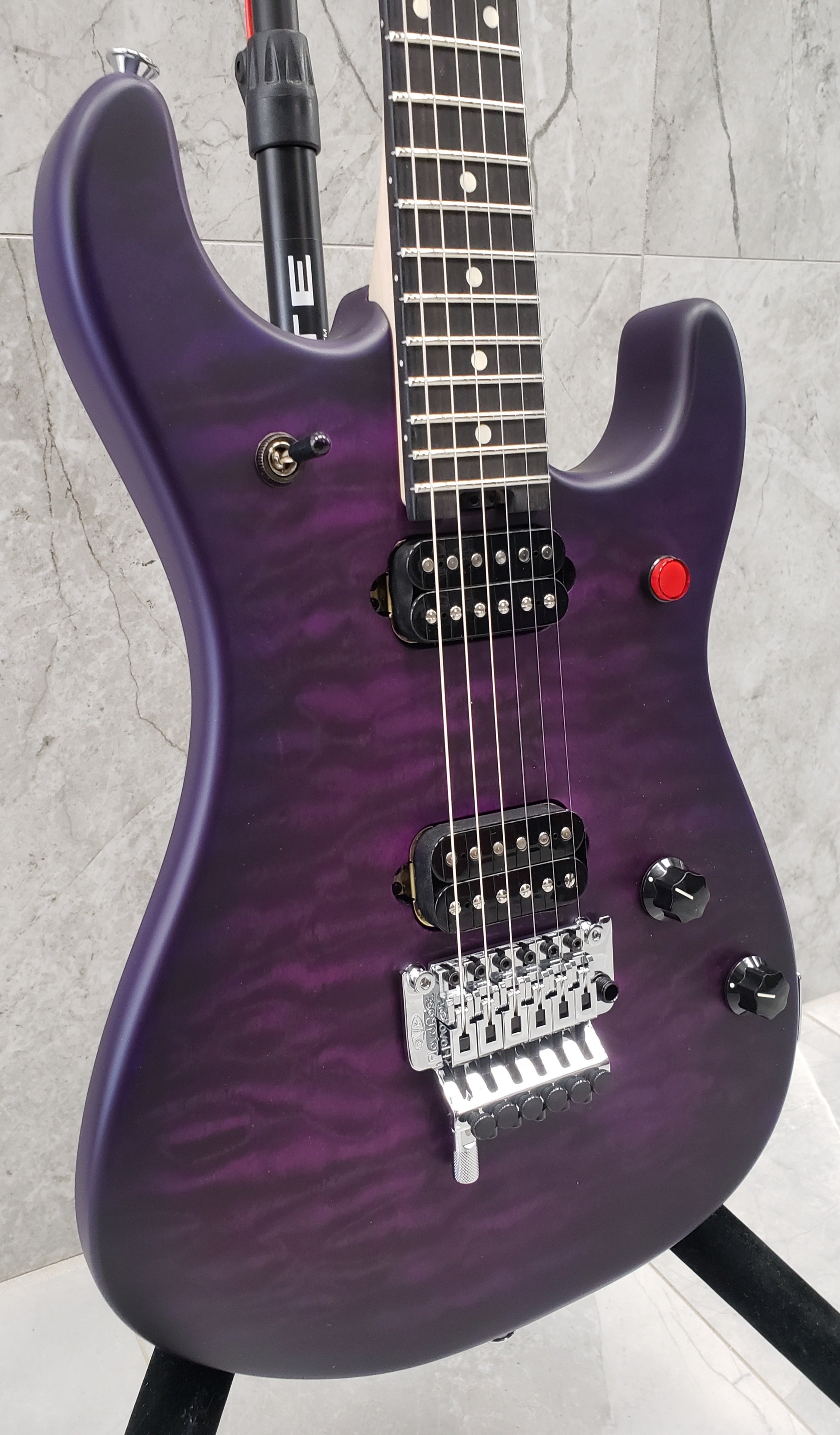 EVH 5150 Series Deluxe QM QUILTED MAPLE Ebony Fingerboard Purple Daze Satin Finish 5108002535