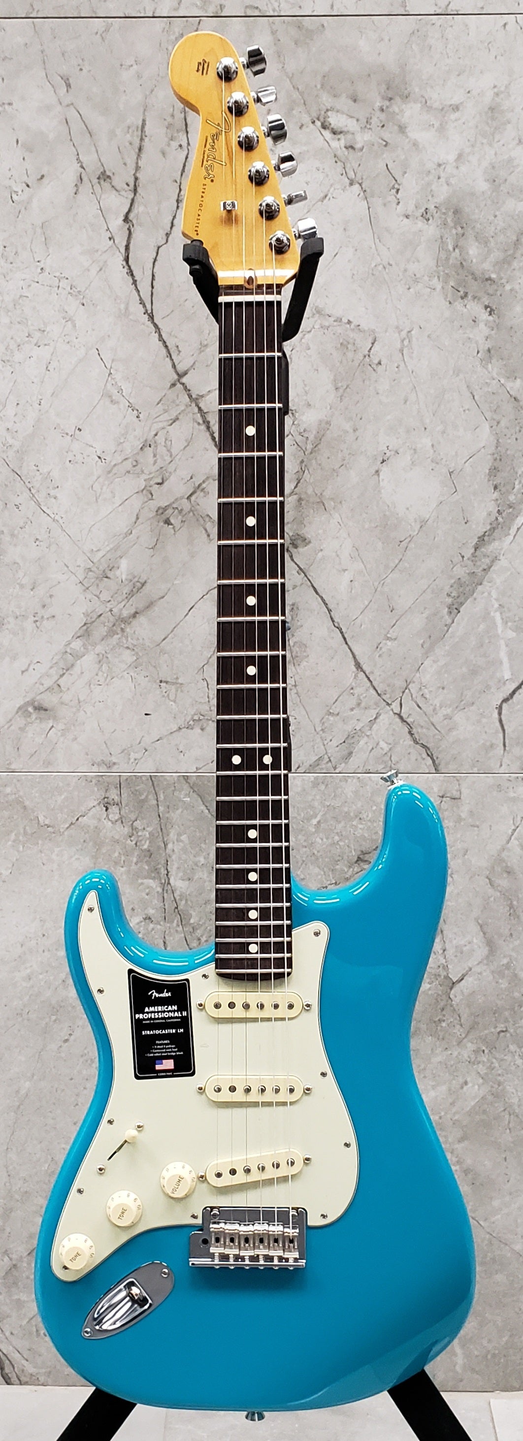 Fender American Professional II Stratocaster Left Hand Rosewood Fingerboard Miami Blue F-0113930719 SERIAL NUMBER US22000978 - 7.8 LBS