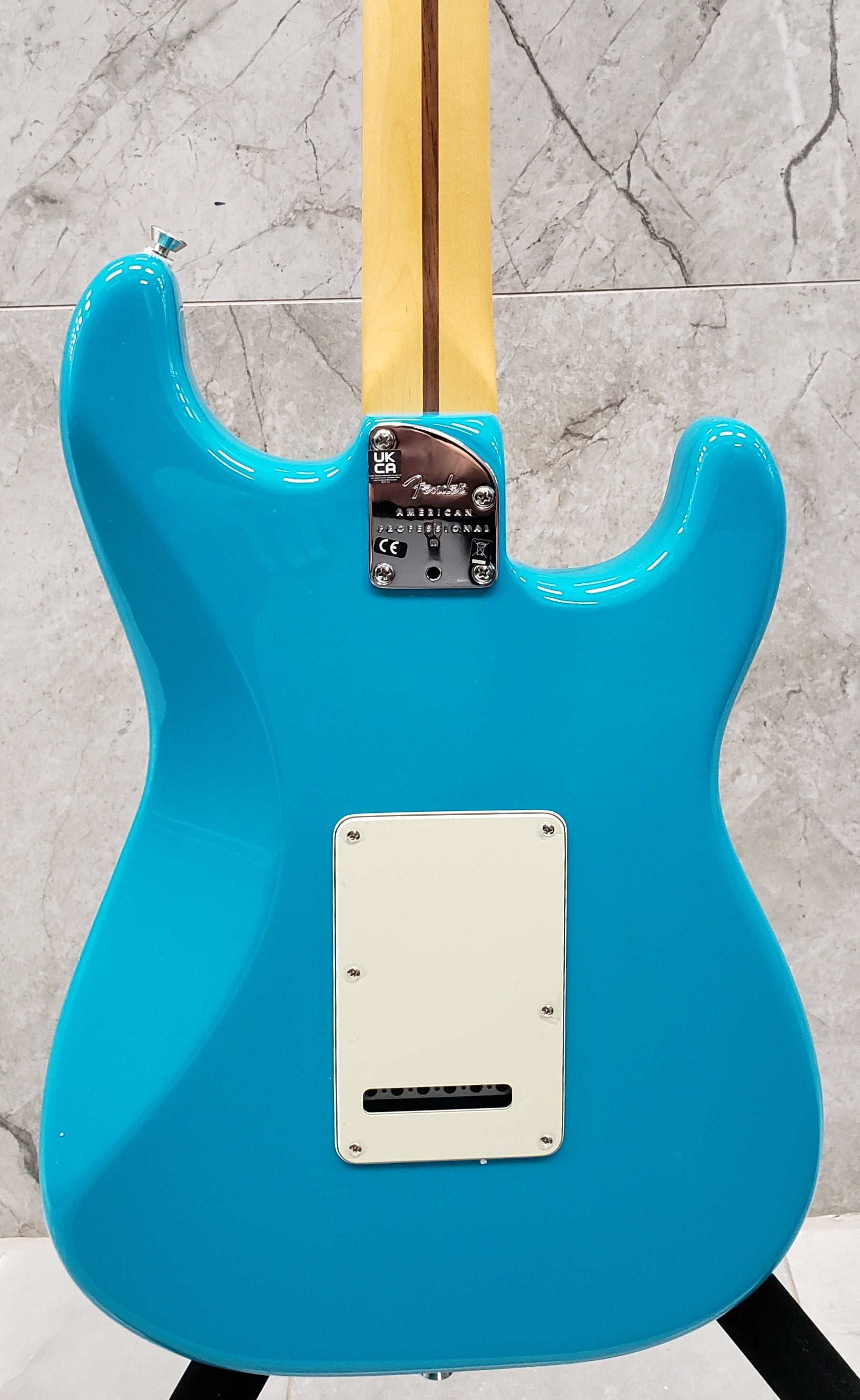 Fender American Professional II Stratocaster Left Hand Rosewood Fingerboard Miami Blue F-0113930719 SERIAL NUMBER US22000978 - 7.8 LBS