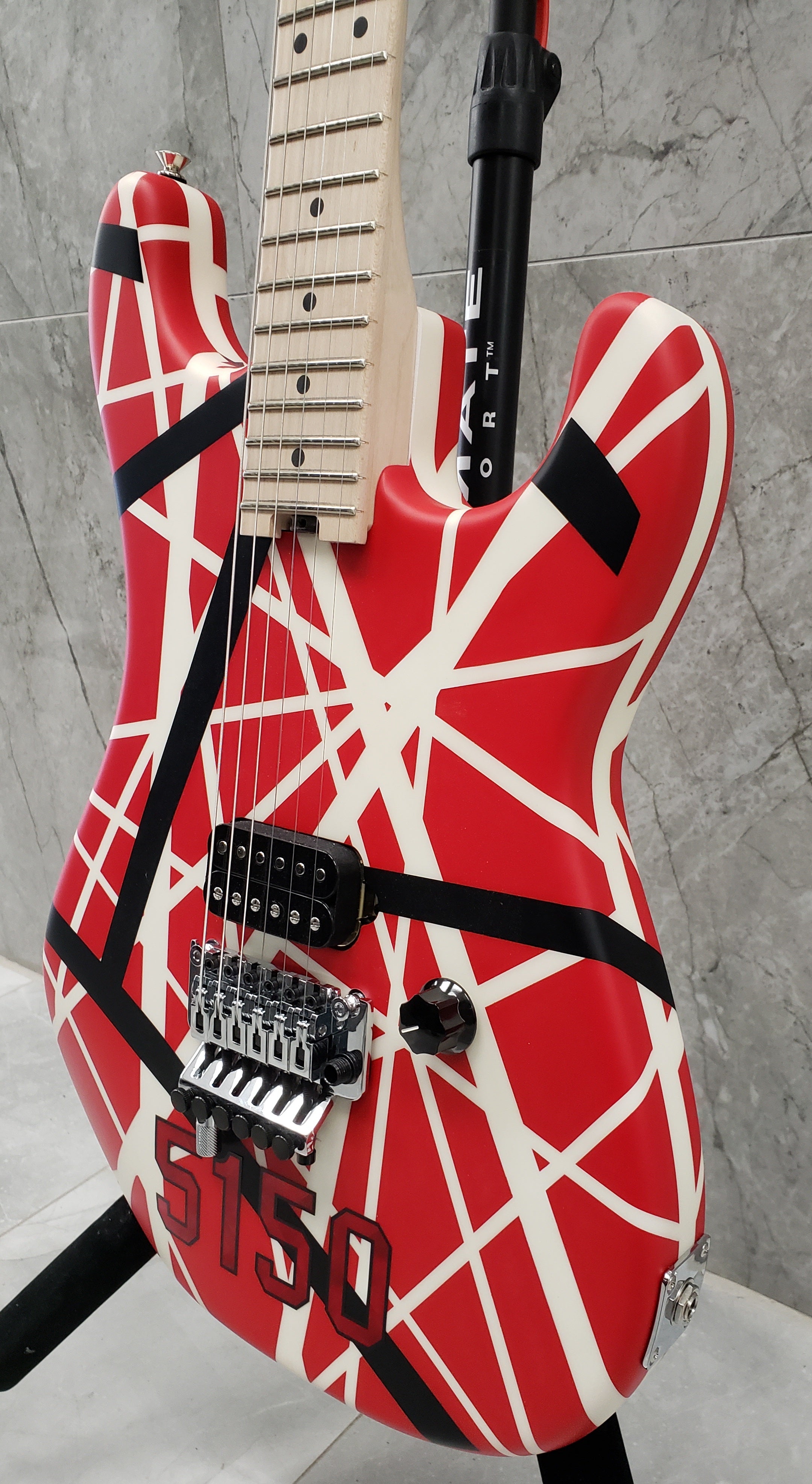 EVH Striped Series 5150 Red, Black, White 5107902515 — L.A. Music