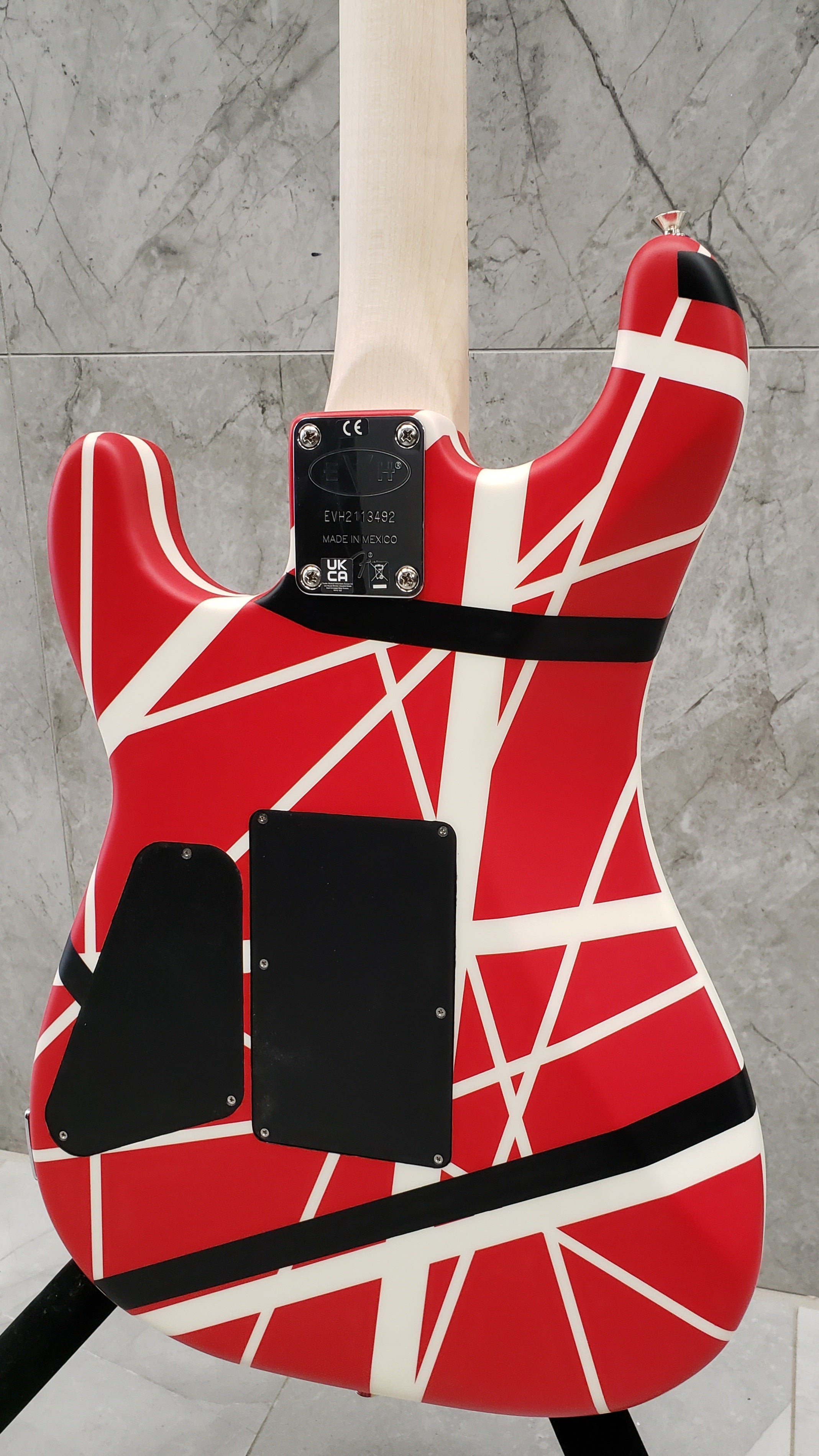 EVH Striped Series 5150 Red, Black, White 5107902515 — L.A. Music