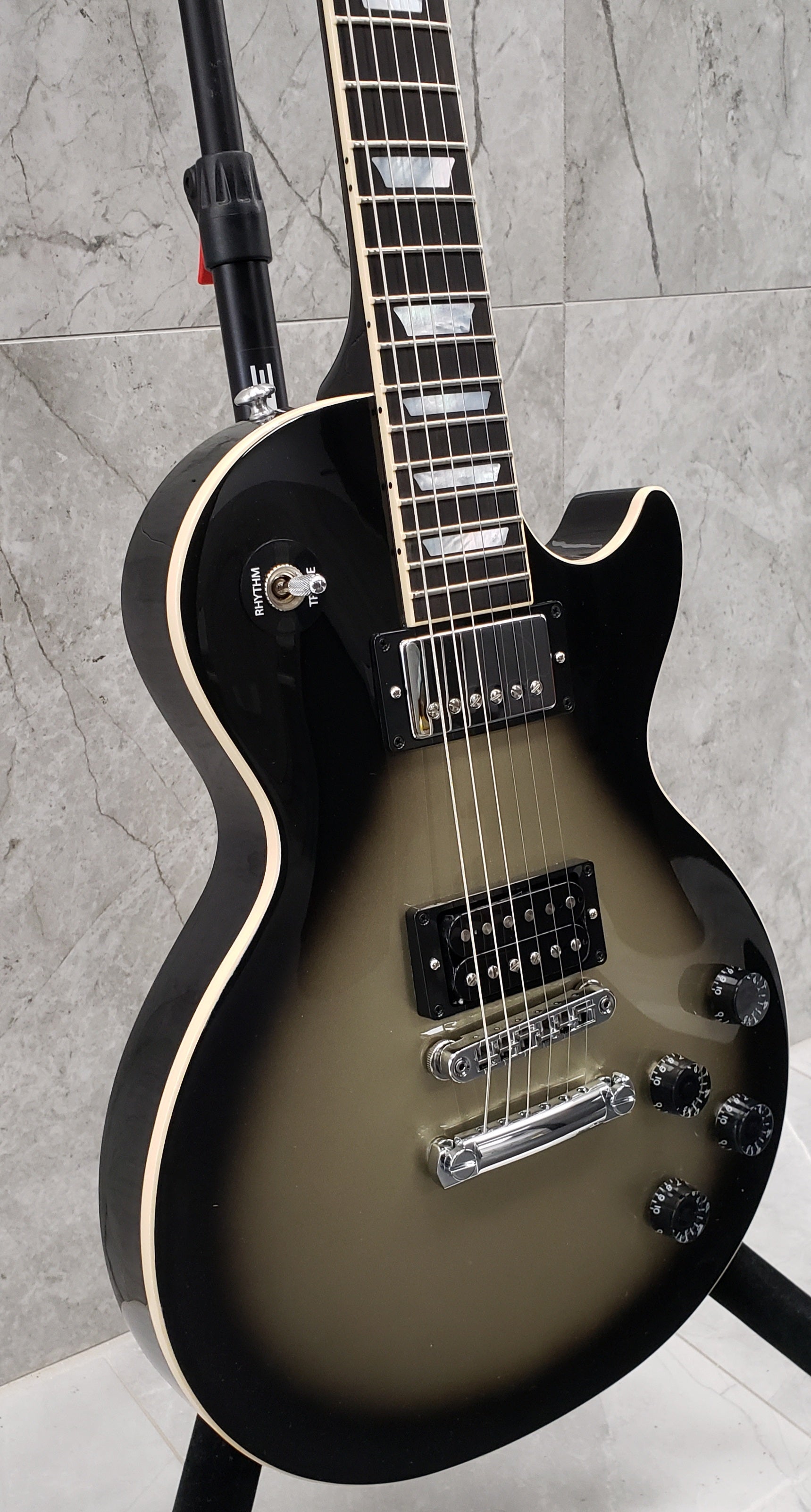 Gibson USA Adam Jones Les Paul Standard Antique Silverburst LPSAJS00ASCH