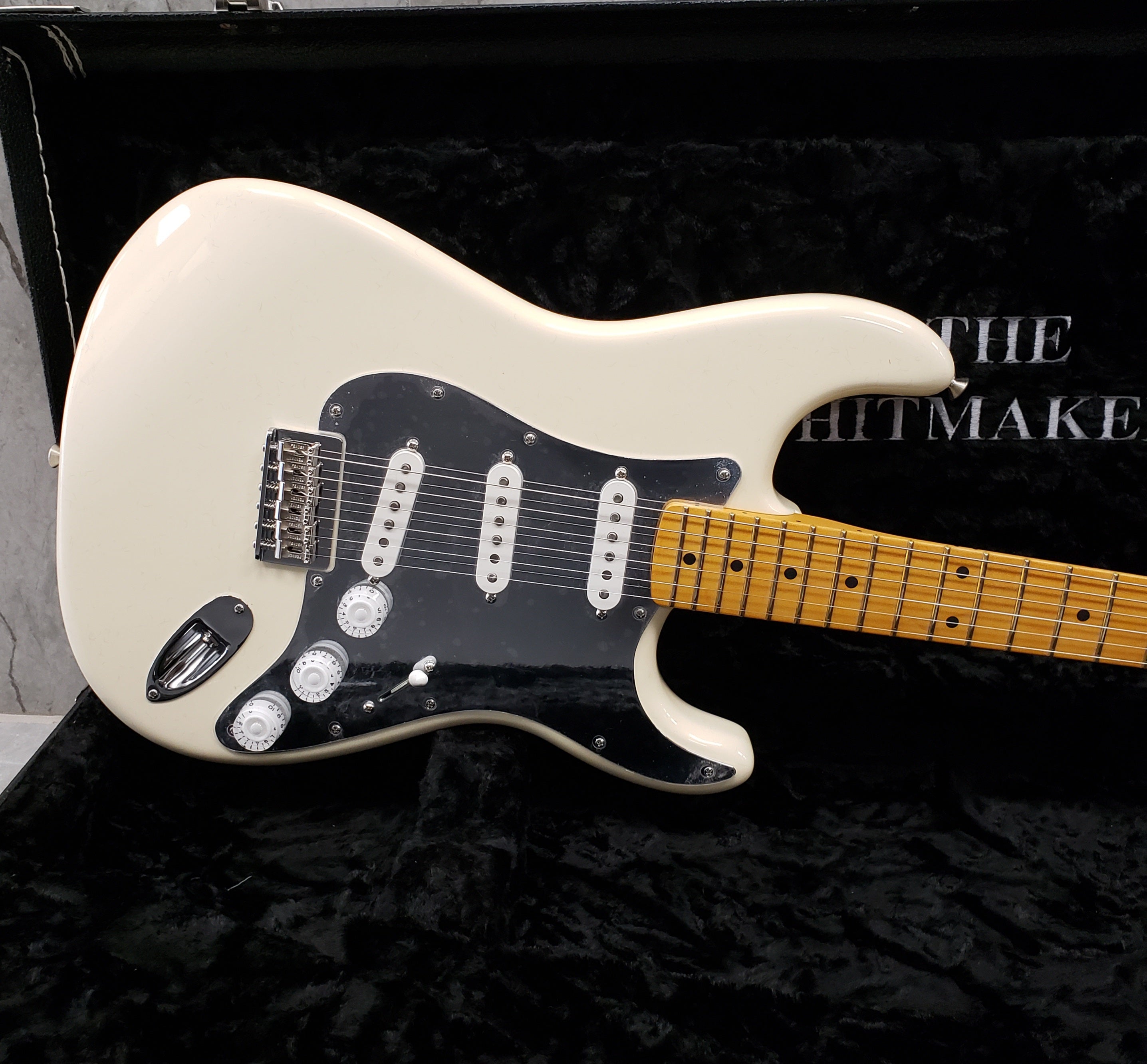 Fender Nile Rodgers Hitmaker Stratocaster Maple Fingerboard Olympic White MODEL 0115922705