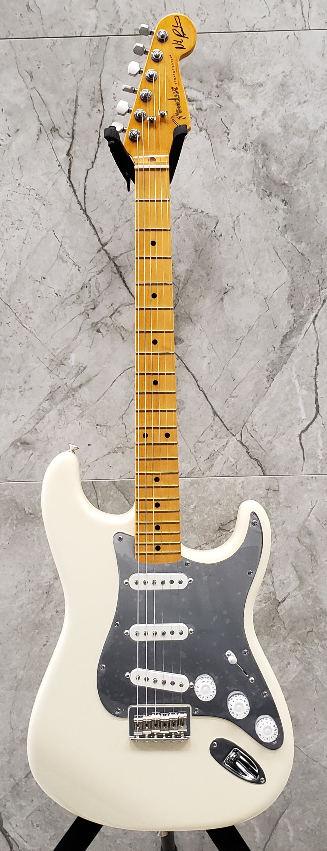 Fender Nile Rodgers Hitmaker Stratocaster Maple Fingerboard
