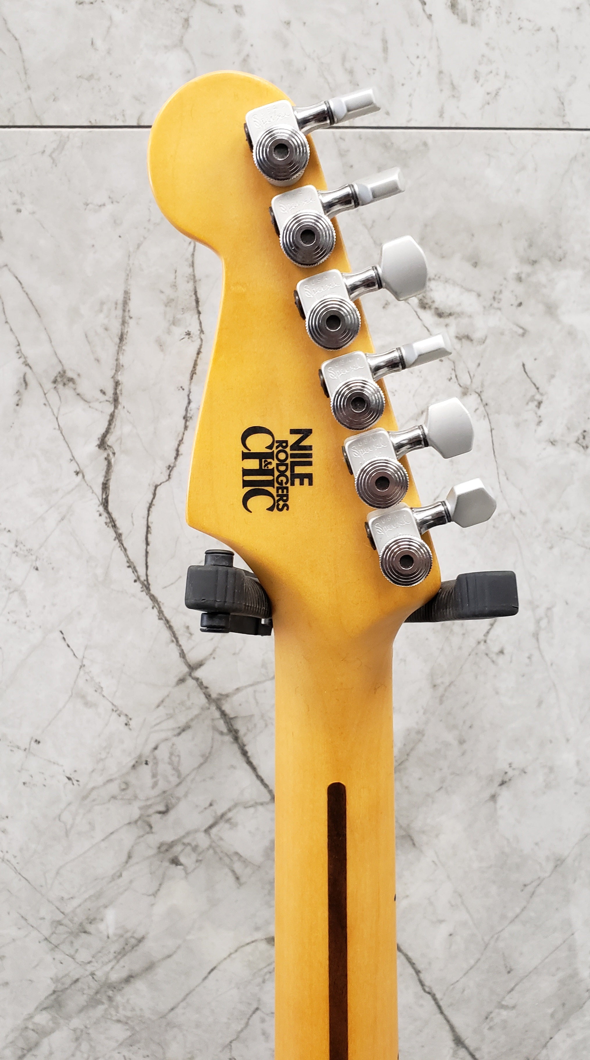 Fender Nile Rodgers Hitmaker Stratocaster Maple Fingerboard Olympic White MODEL 0115922705