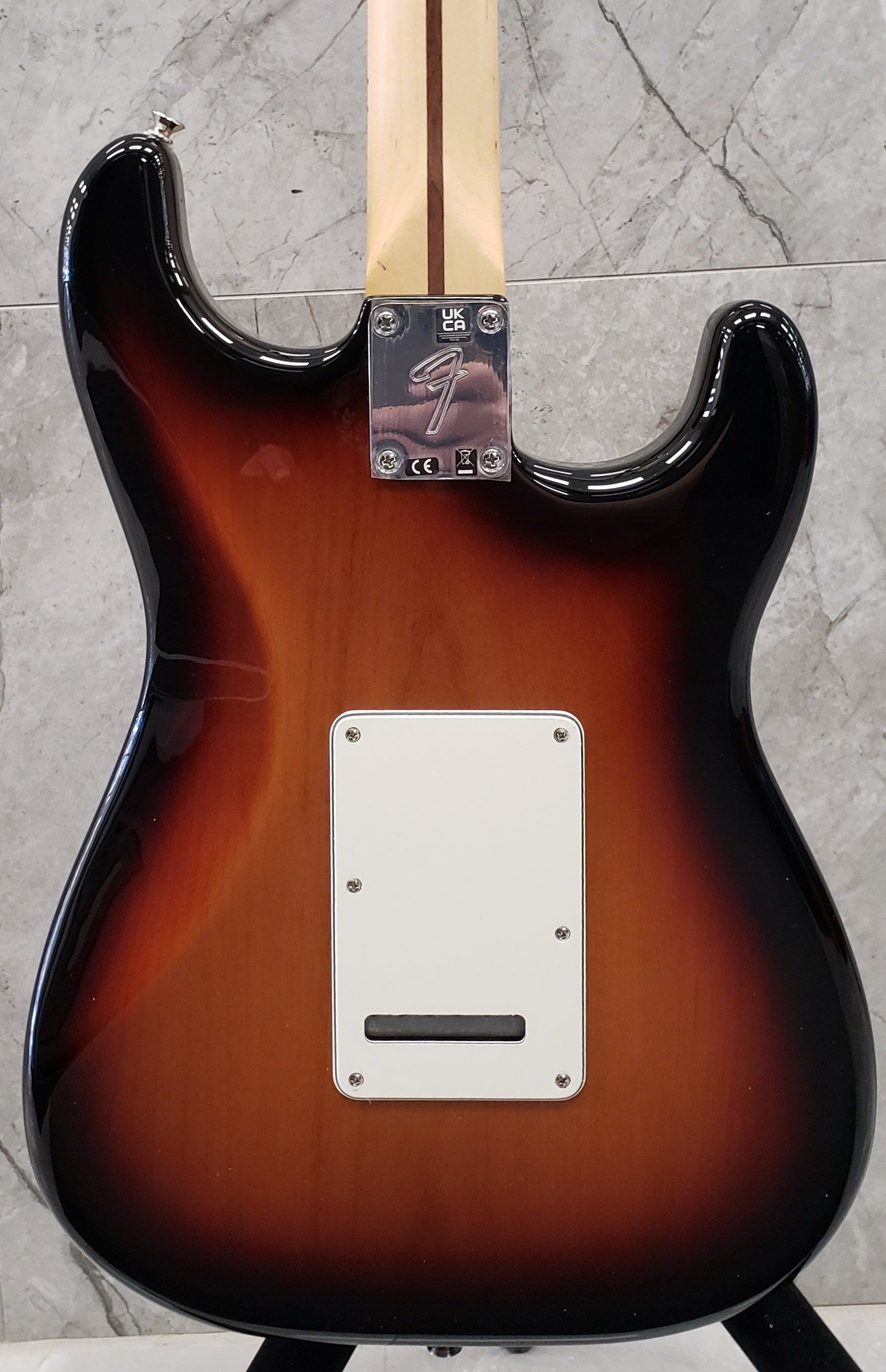 Fender Player Stratocaster Left Handed Maple Fingerboard, 3-Color Sunburst 0144512500