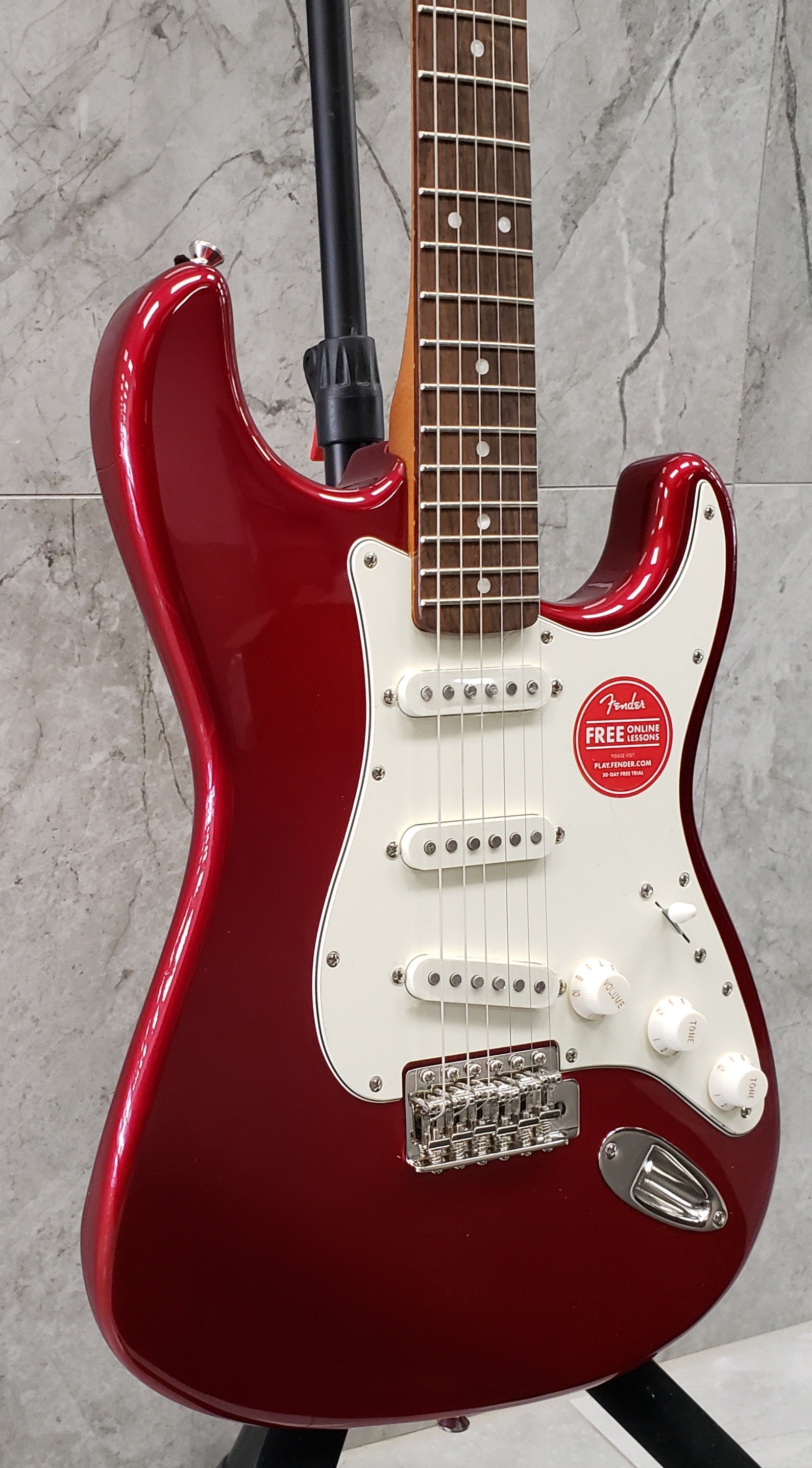 Squier Classic Vibe 60s Stratocaster Candy Apple Red 0374010509