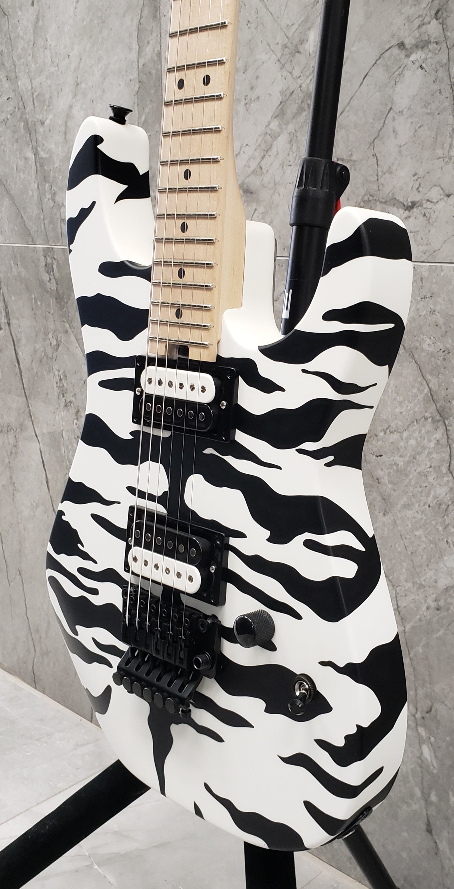CHARVEL Satchel Signature Pro-Mod DK22 HH FR M Maple Fingerboard Satin White Bengal 2969001576
