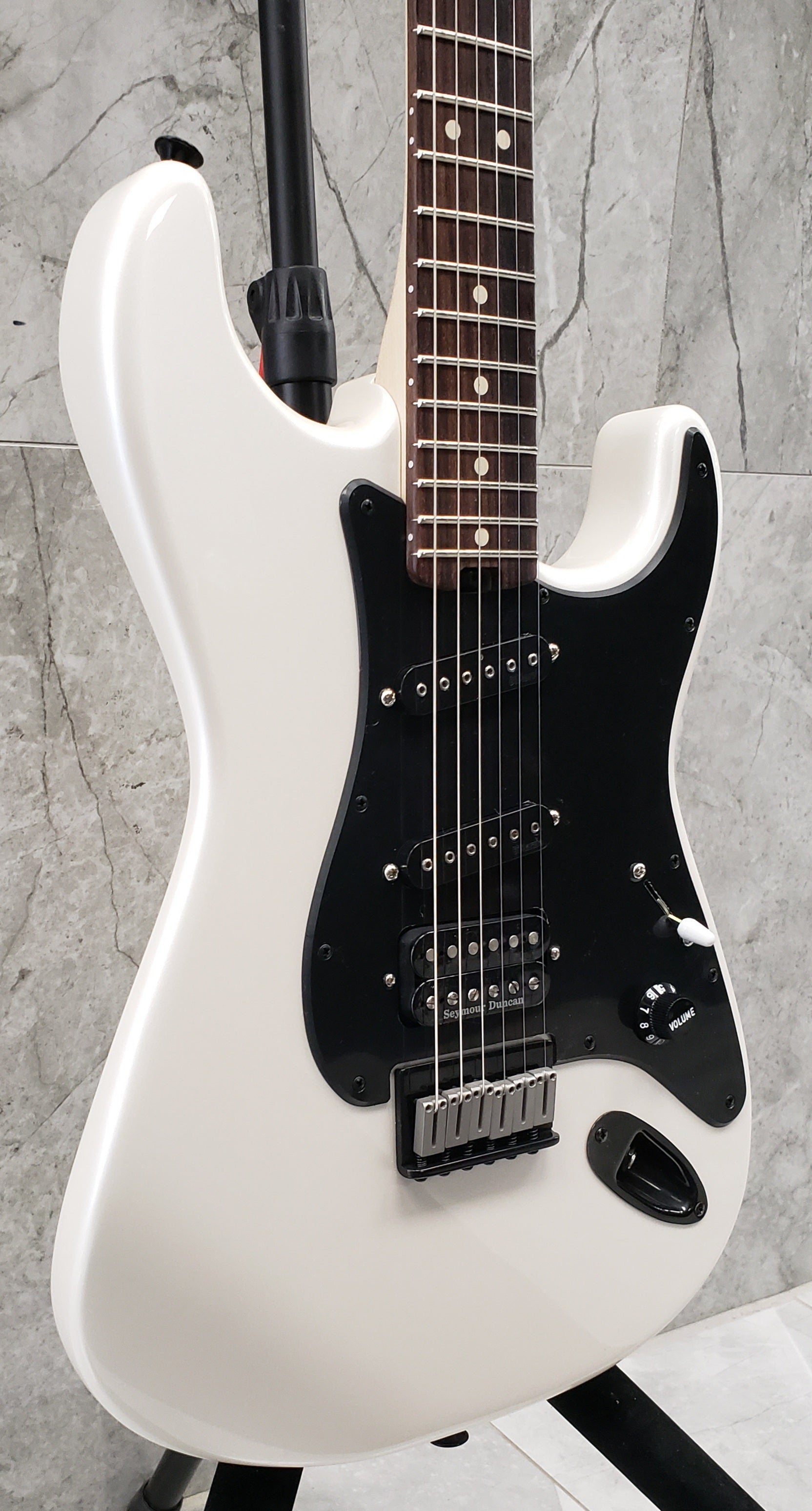 CHARVEL Jake E Lee Signature Pro-Mod So-Cal Style 1 HSS HT Rosewood Fingerboard Pearl White 2966253576