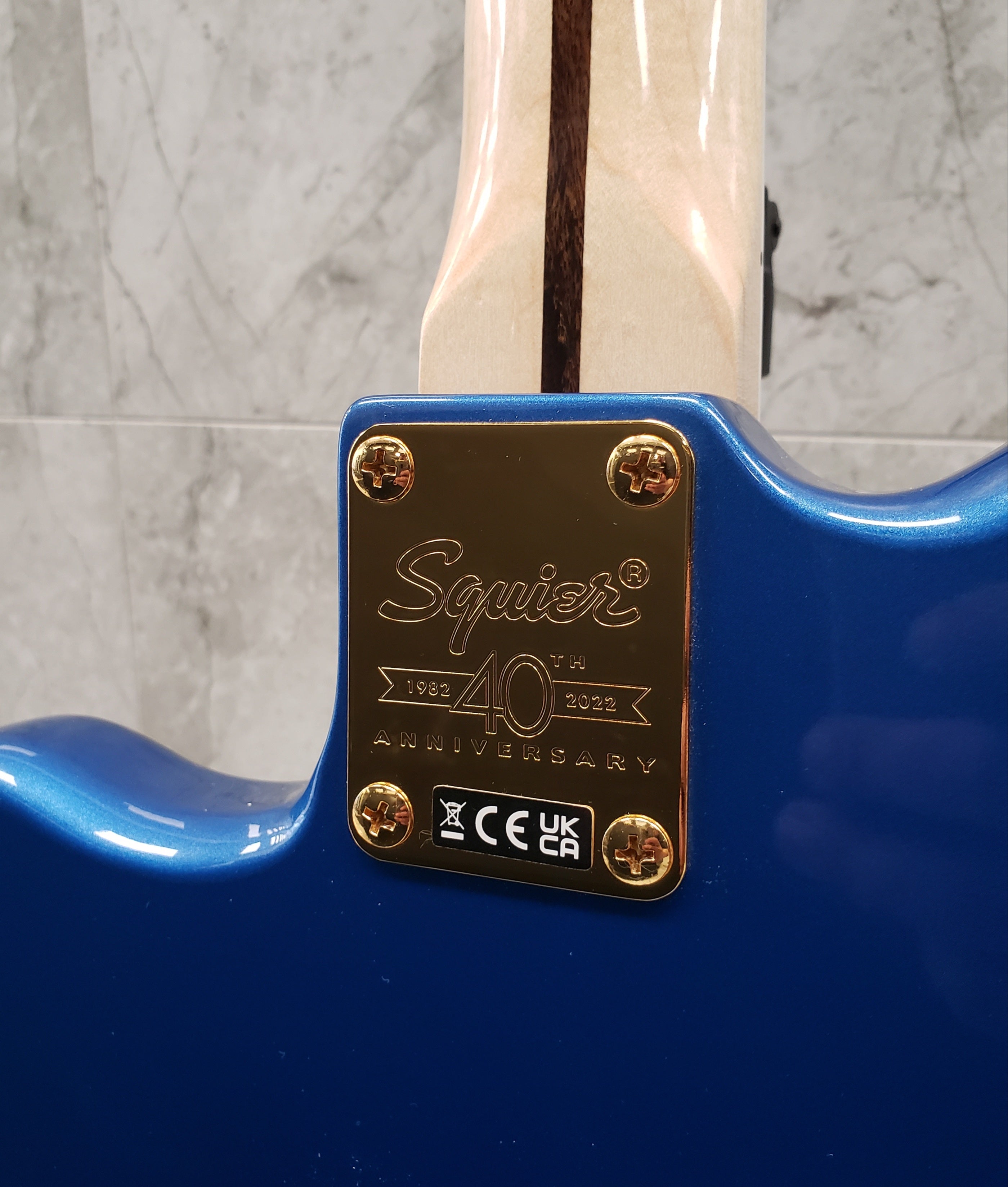 SQUIER 40th Anniversary Jazzmaster Gold Edition Gold Anodized Pickguard, Lake Placid Blue 0379420502 SERIAL NUMBER ICSA22046949 - 7.6 LBS