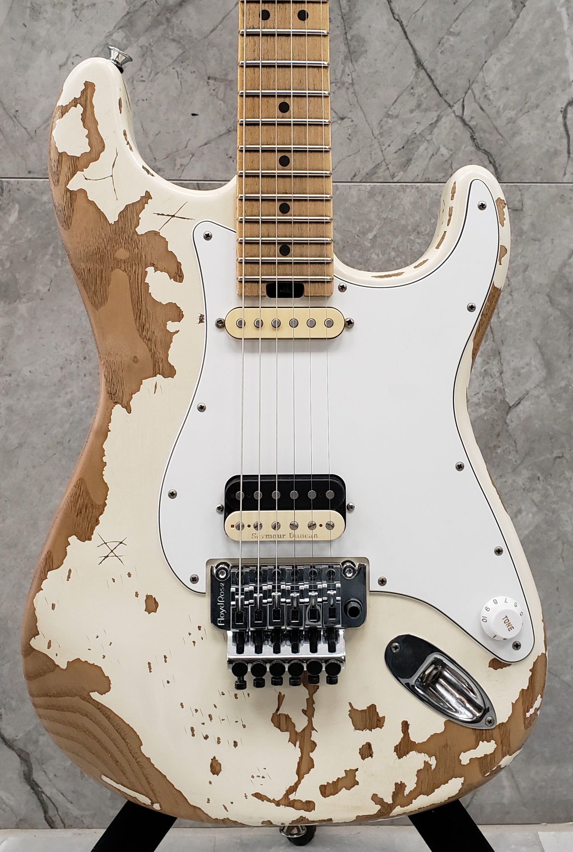 CHARVEL Henrik Danhage Limited Edition Signature Pro-Mod So-Cal Style 1 HS FR M Maple Fingerboard, White Relic 2966035855