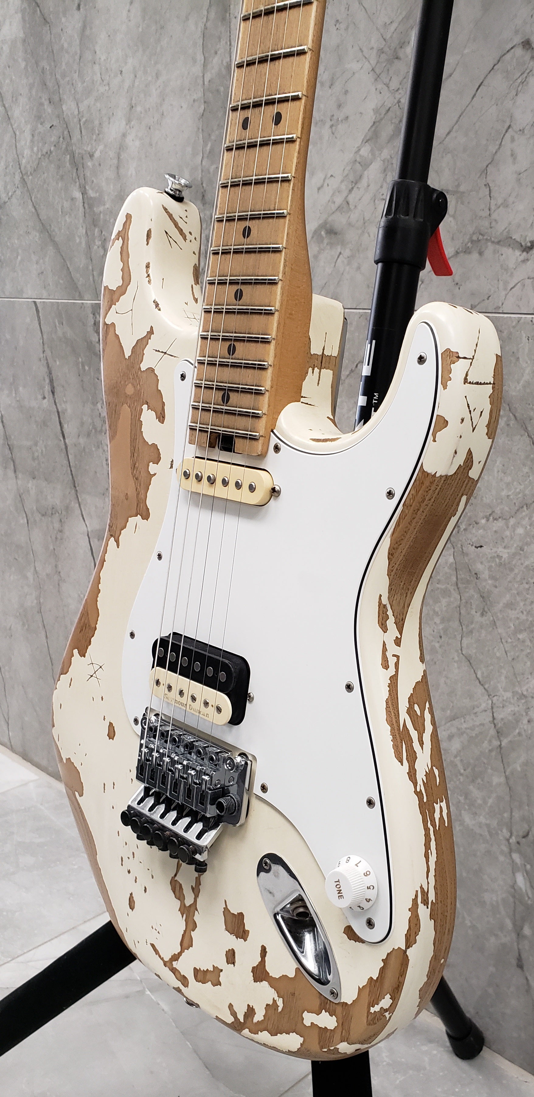 CHARVEL Henrik Danhage Limited Edition Signature Pro-Mod So-Cal Style 1 HS FR M Maple Fingerboard, White Relic 2966035855