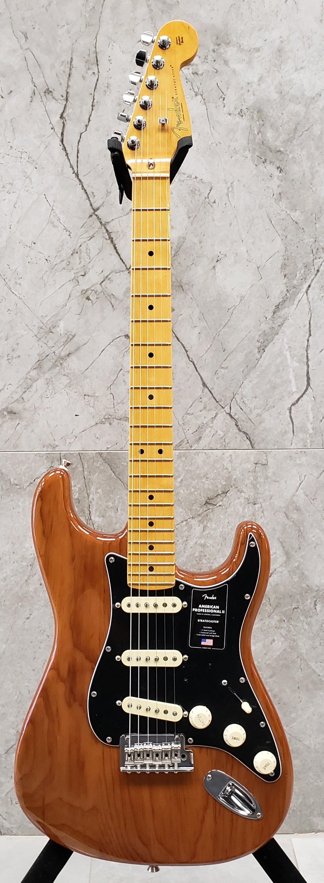 Fender American Professional II Stratocaster Maple Fingerboard, Roasted Pine F-0113902763