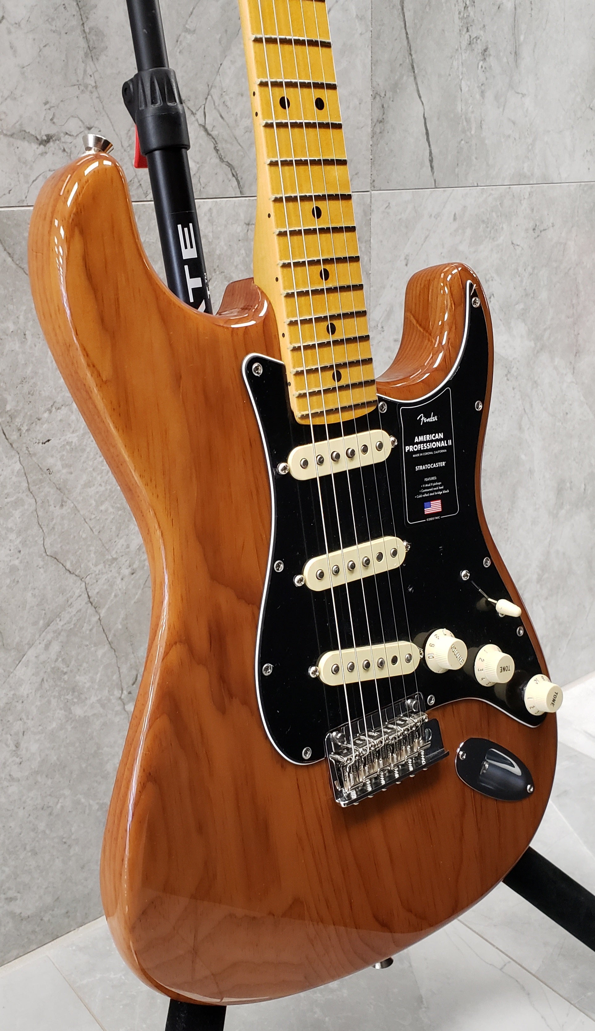 Fender American Professional II Stratocaster Maple Fingerboard, Roasted Pine F-0113902763