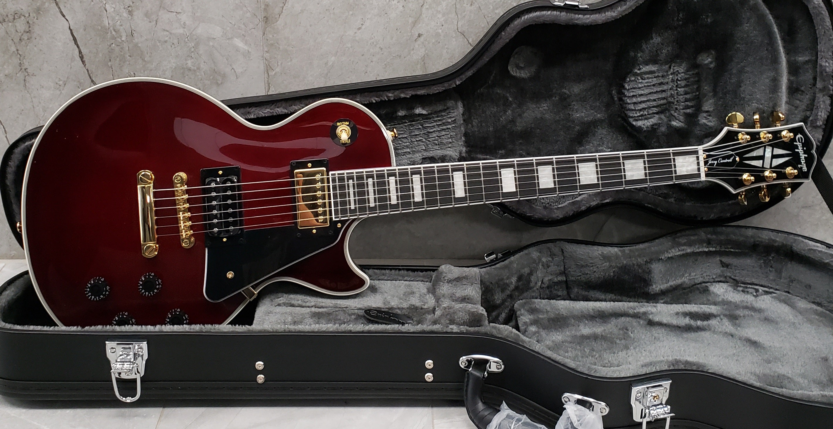 Epiphone Jerry Cantrell "Wino" Les Paul Custom in Wine Red EIJCLCWRGH