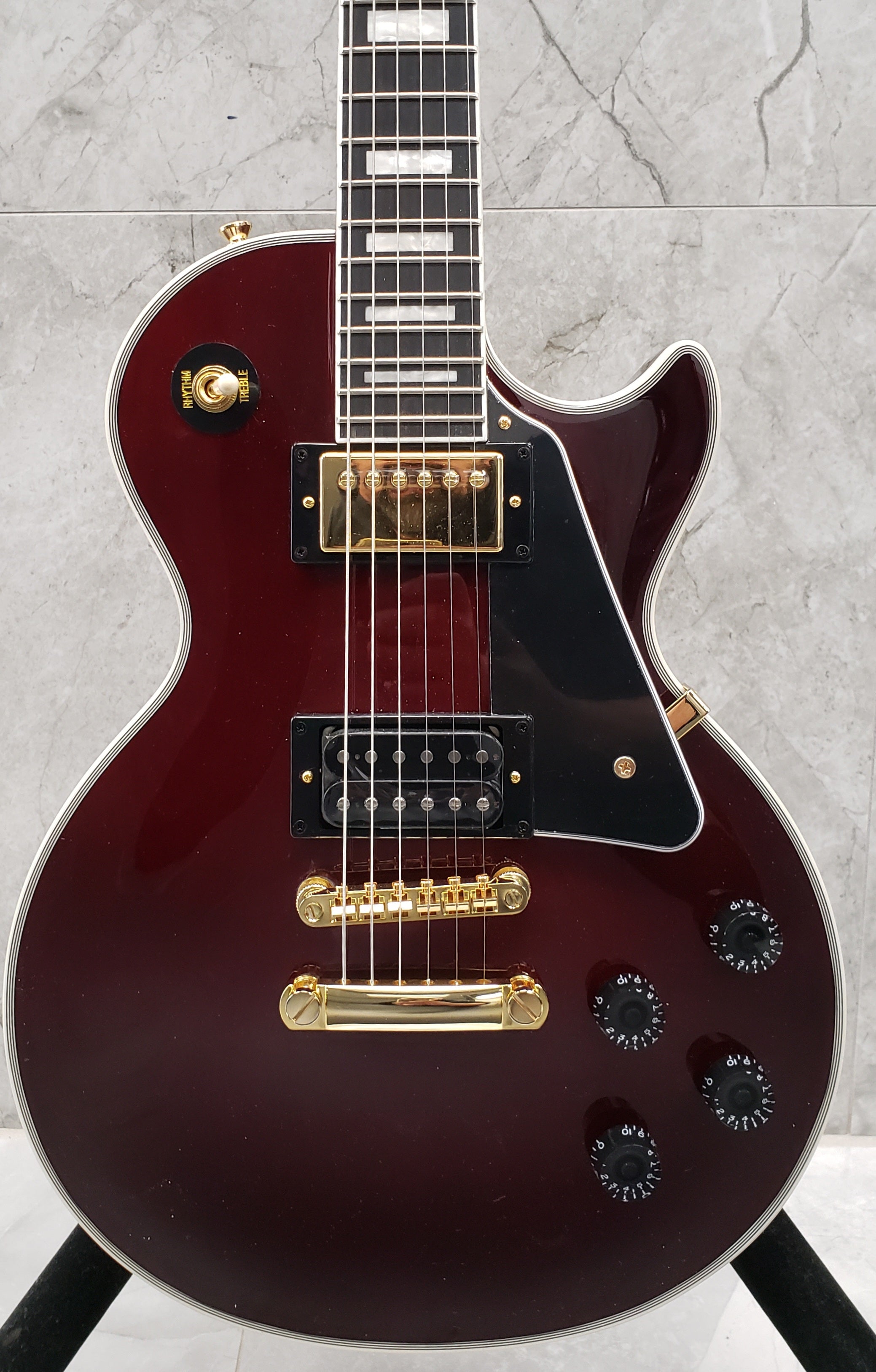Epiphone Jerry Cantrell Wino Les Paul Custom in Wine Red EIJCLCWRGH