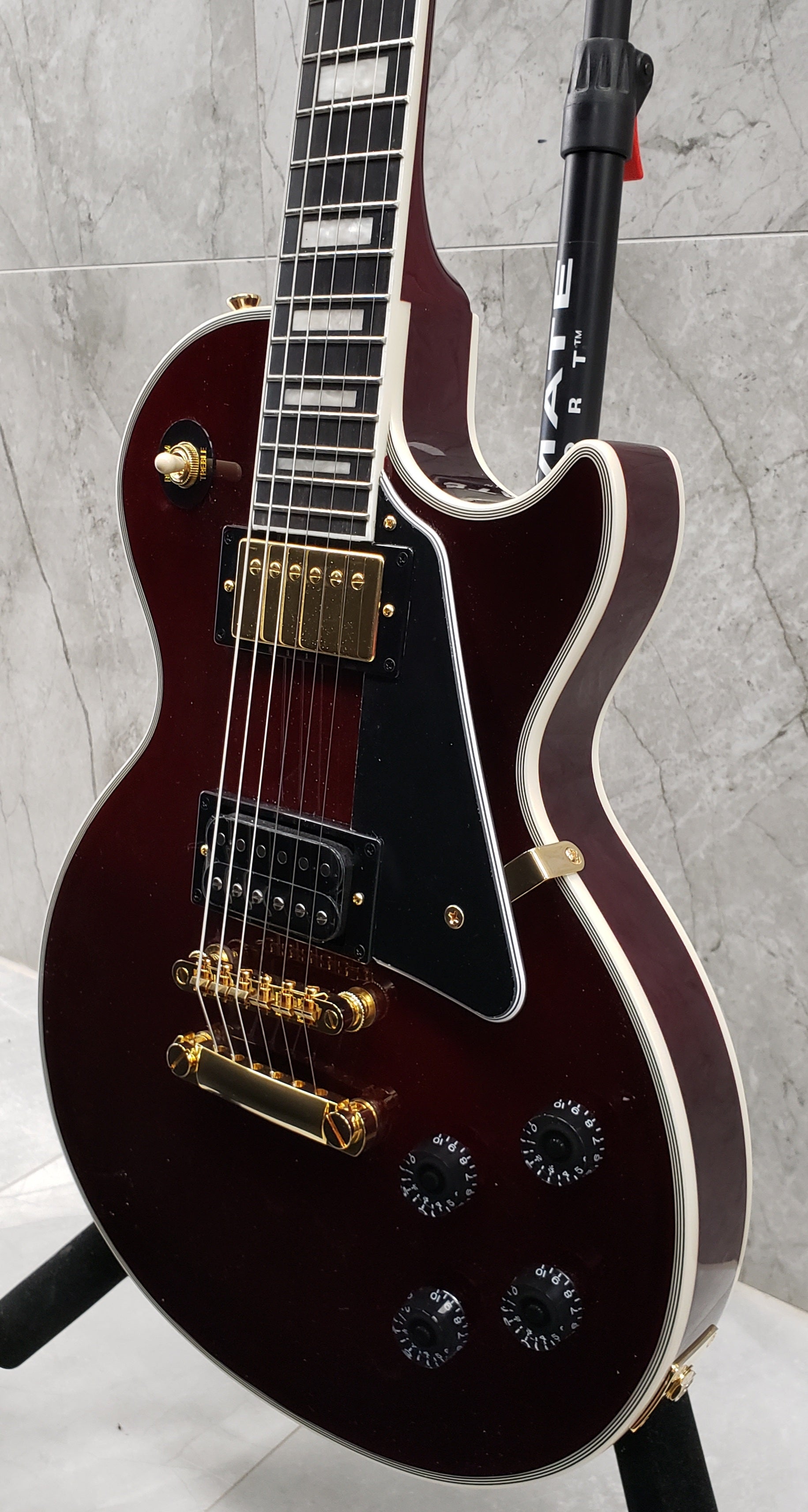 Epiphone Jerry Cantrell "Wino" Les Paul Custom in Wine Red EIJCLCWRGH