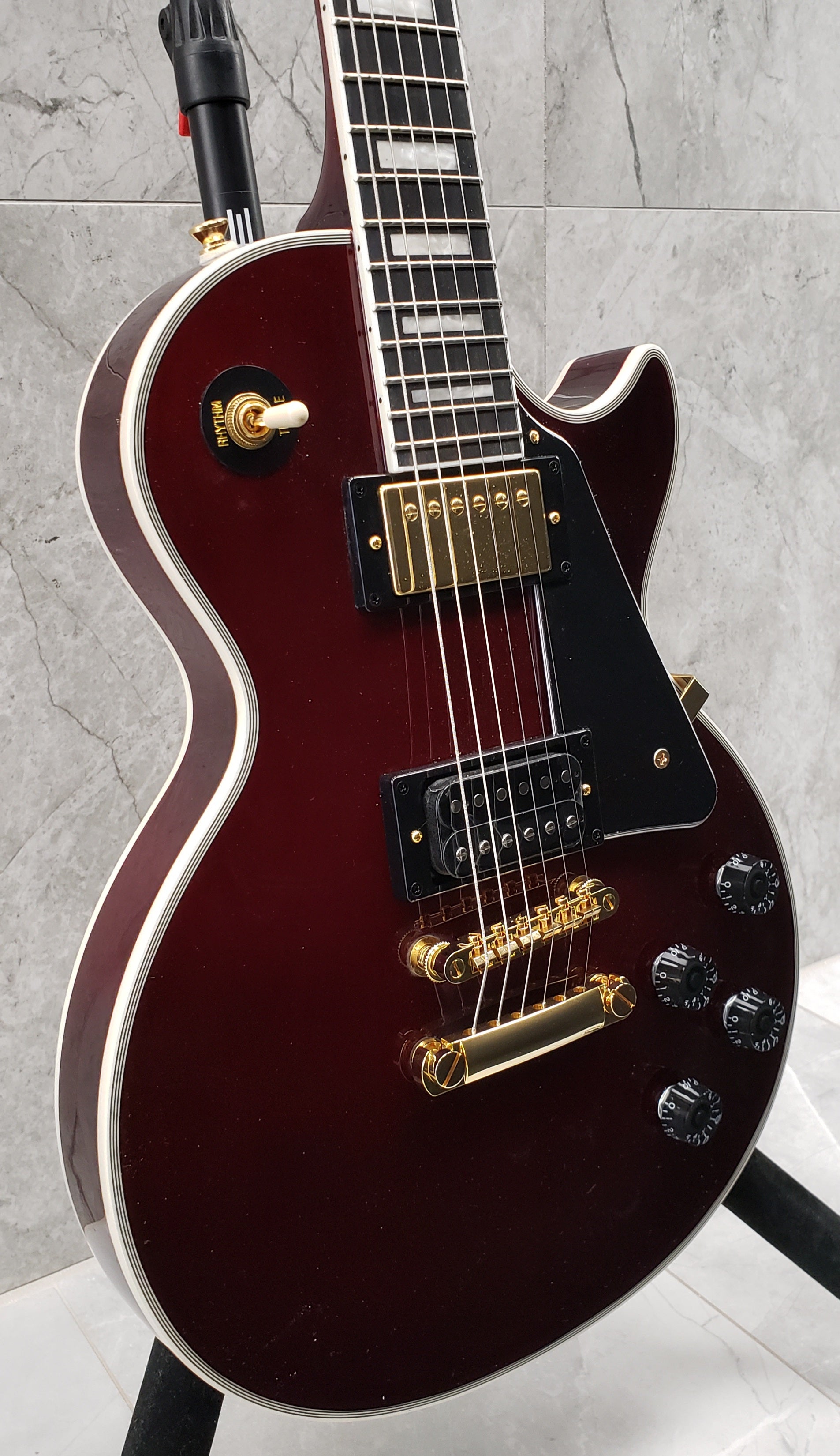 Epiphone Jerry Cantrell "Wino" Les Paul Custom in Wine Red EIJCLCWRGH