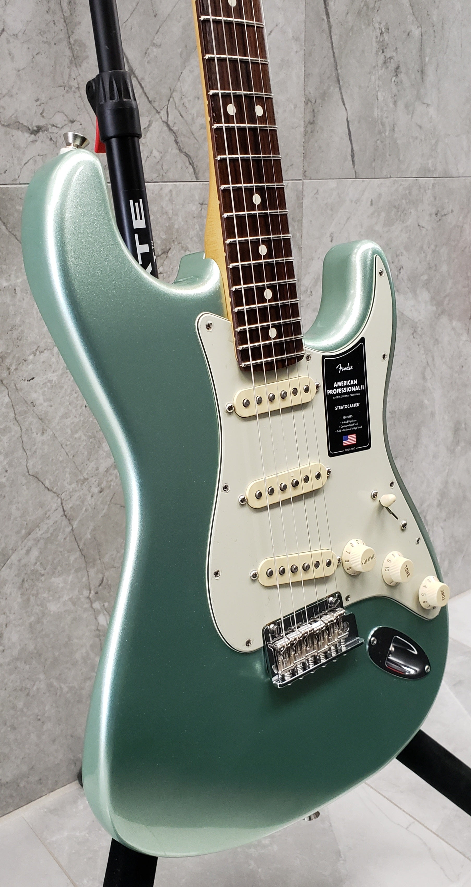 Fender American Professional II Stratocaster Rosewood Fingerboard Mystic Surf Green F-0113900718