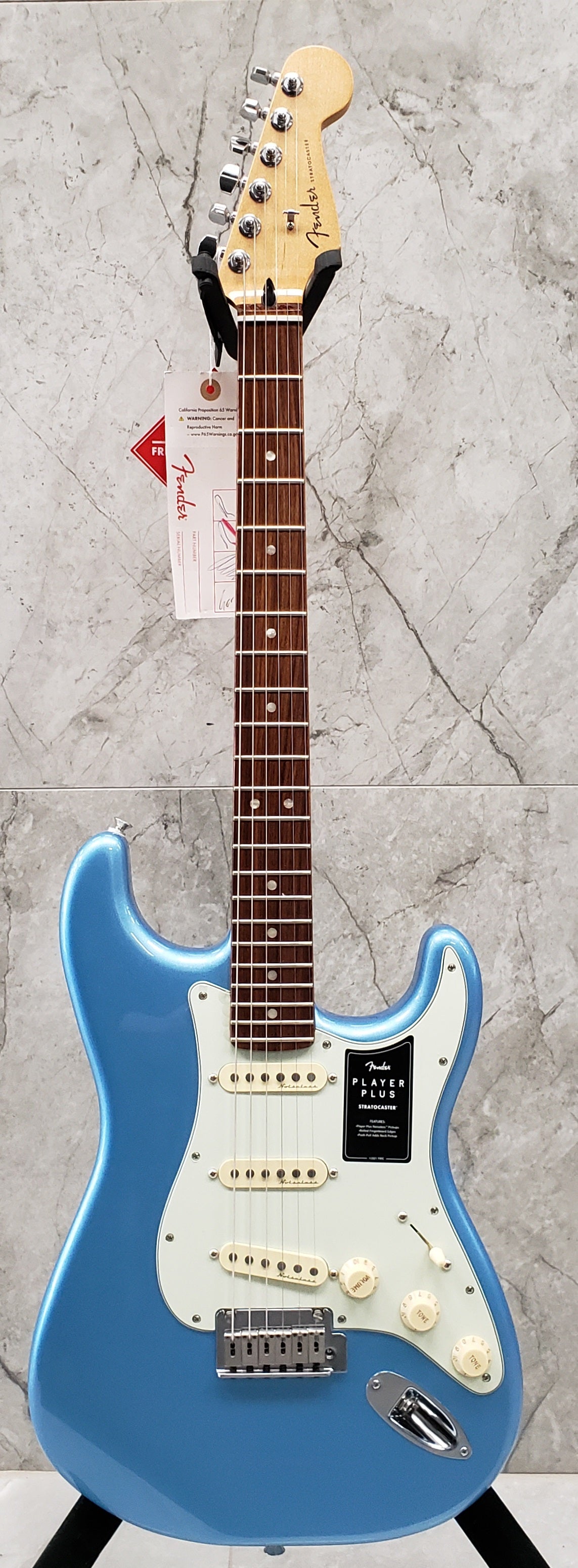 FENDER Player Plus Stratocaster Opal Spark F-0147313395