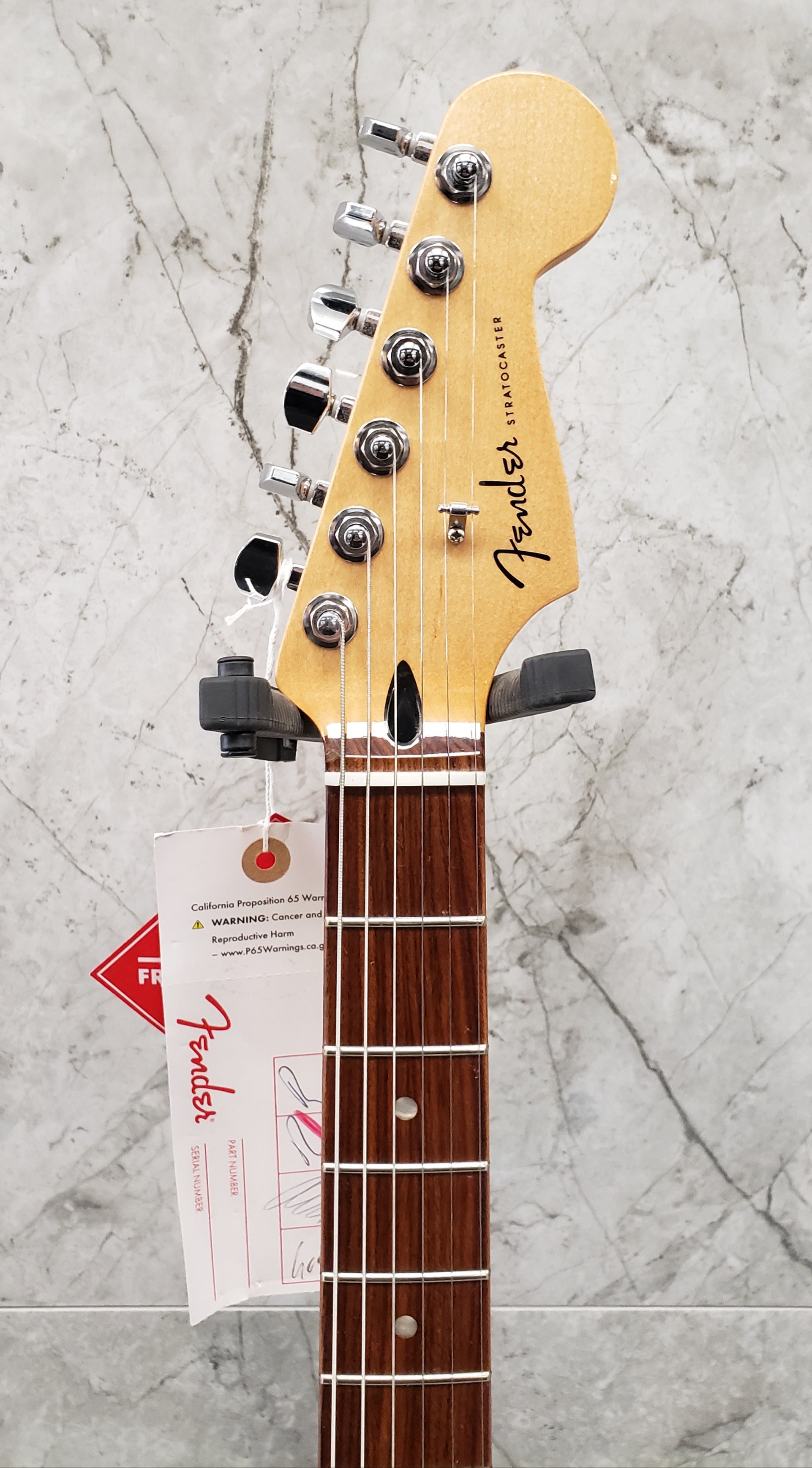 FENDER Player Plus Stratocaster Opal Spark F-0147313395