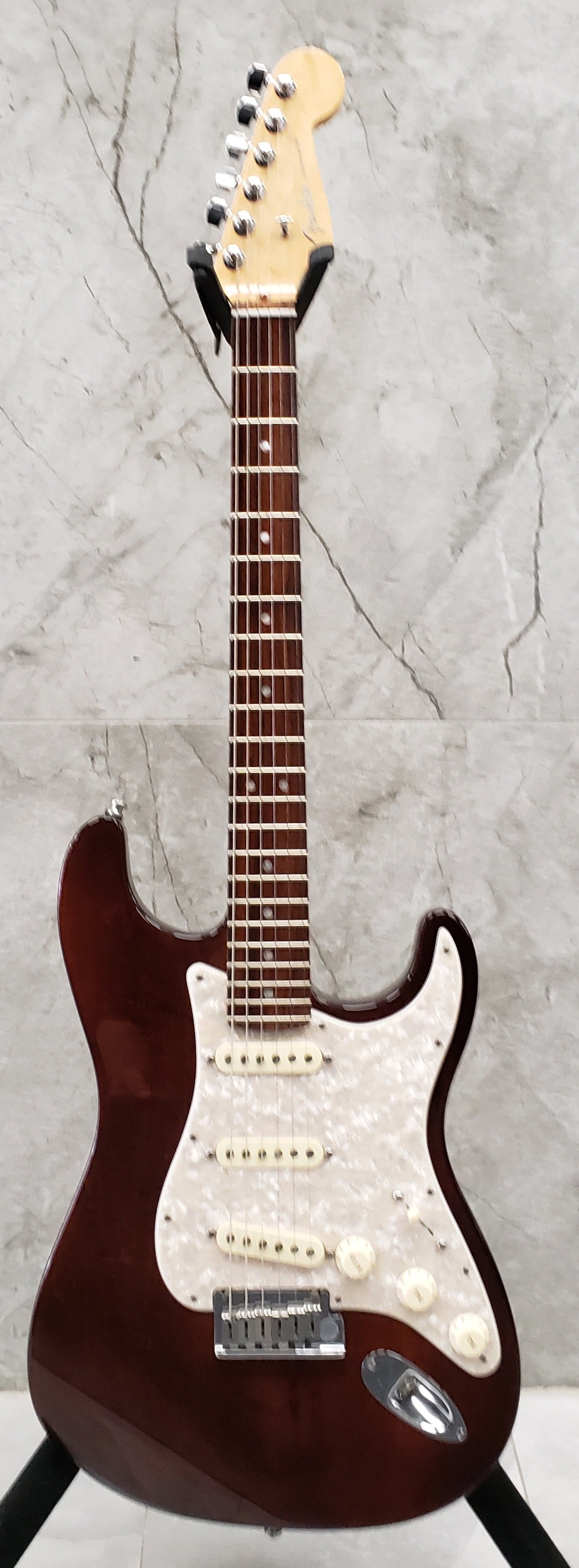 Fender American Design Stratocaster Rosewood Brown Stain 0181000060 SERIAL NUMBER US12316772 - 7.6 LBS