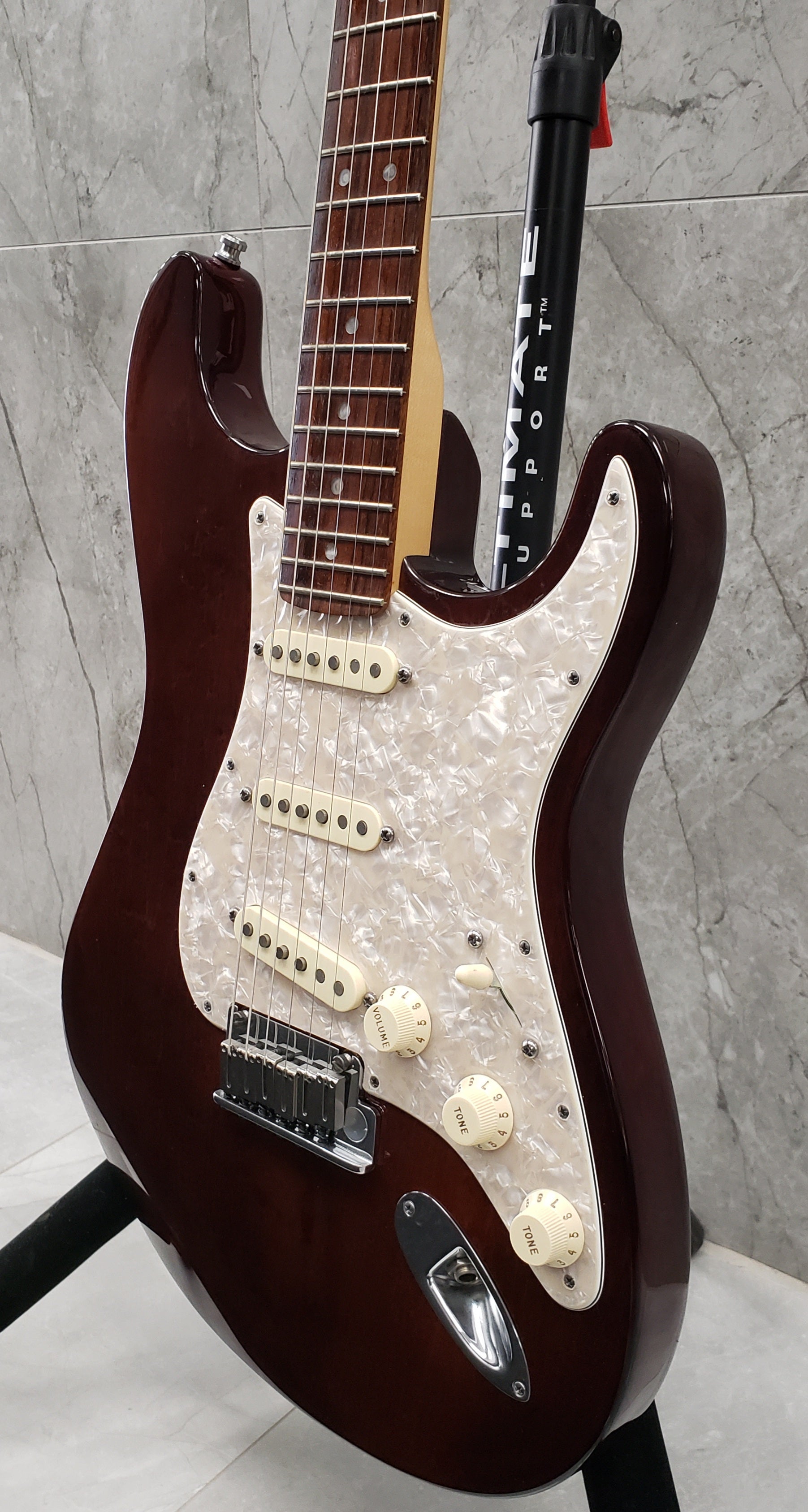 Fender American Design Stratocaster Rosewood Brown Stain 0181000060 SERIAL NUMBER US12316772 - 7.6 LBS