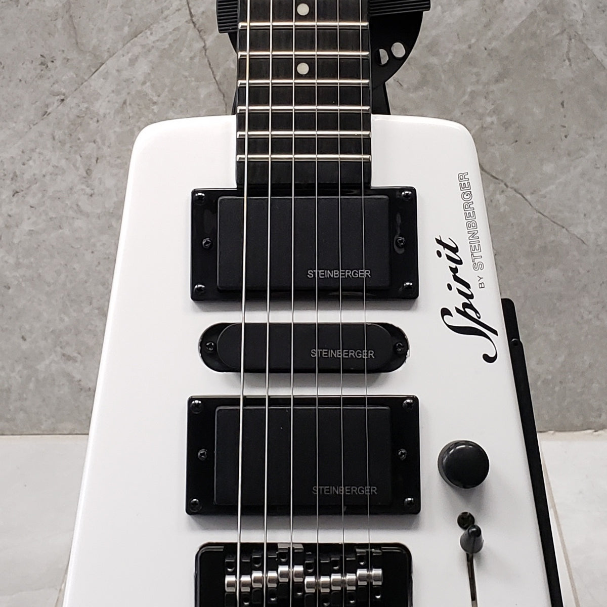 ギター Steinberger Spirit GT-PRO Deluxe White Steinberger Spirit GT-PRO Deluxe Electric Guitar White | Guitar Center