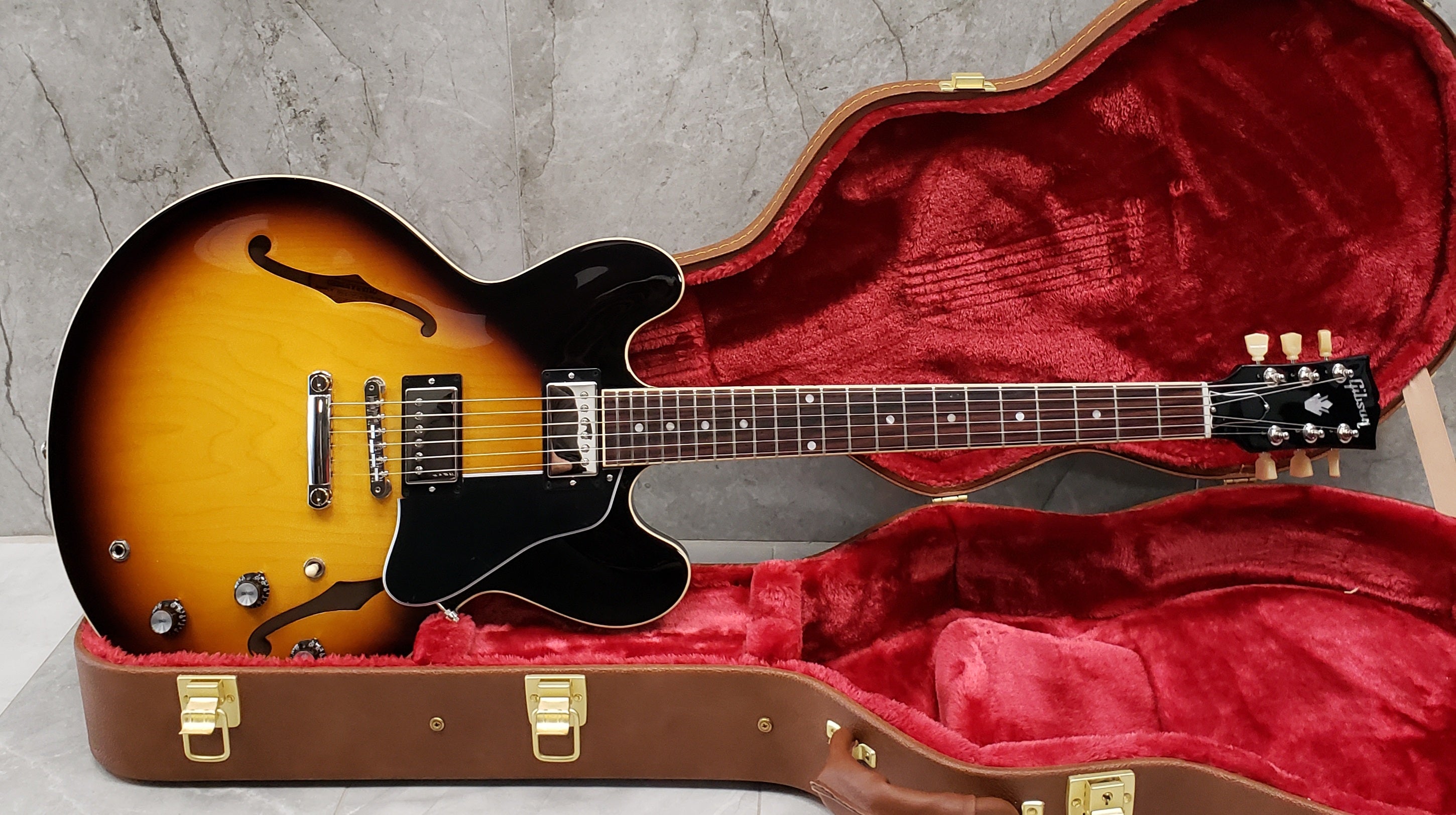 Gibson ES-335 Semi Hollow Body in Vintage Burst ES335 ES3500VBNH