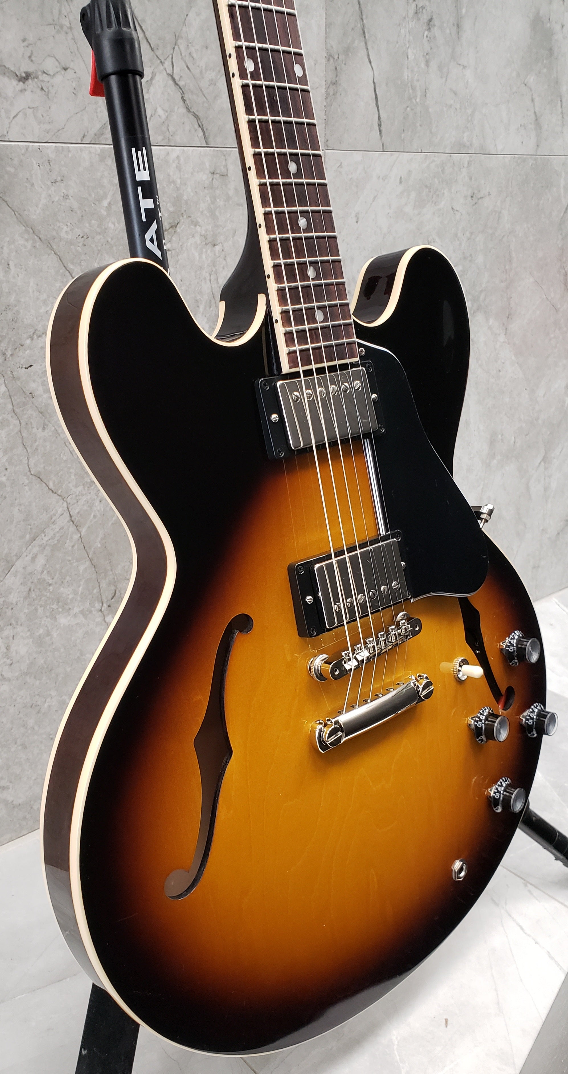 Gibson ES-335 Semi Hollow Body in Vintage Burst ES335 ES3500VBNH