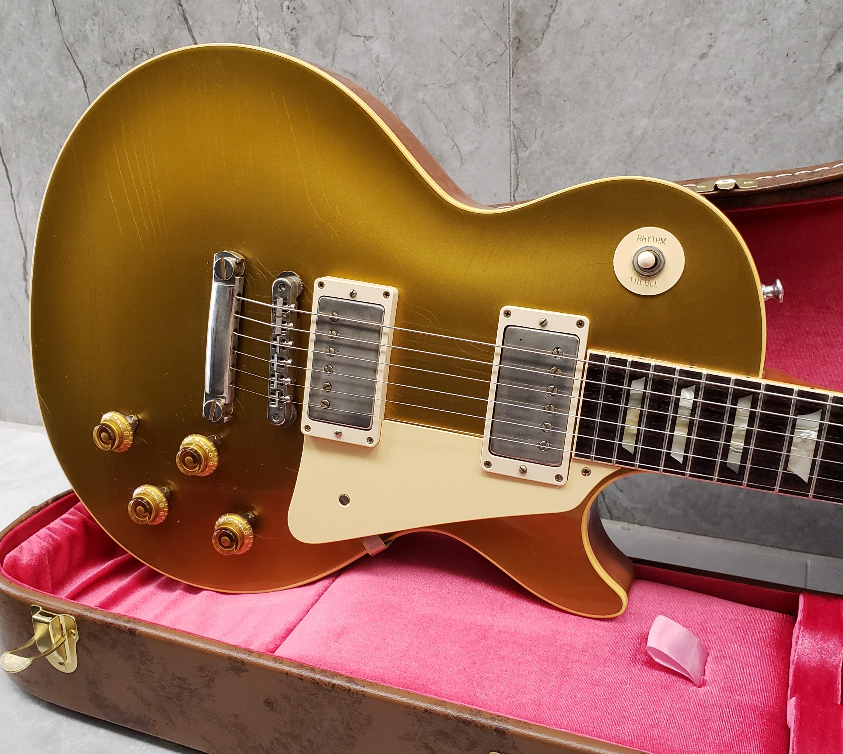 ibson Custom Shop Murphy Lab 1957 Les Paul Goldtop Ultra Light Aged - Double Gold LPR57ULDGNH