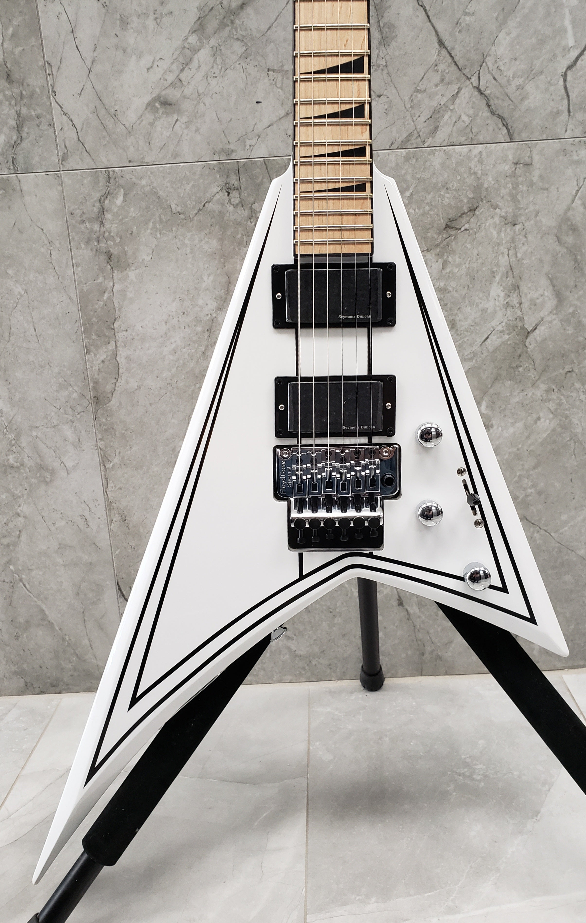 Jackson X Series Rhoads RRX24M Maple Fingerboard Snow White with Black ...